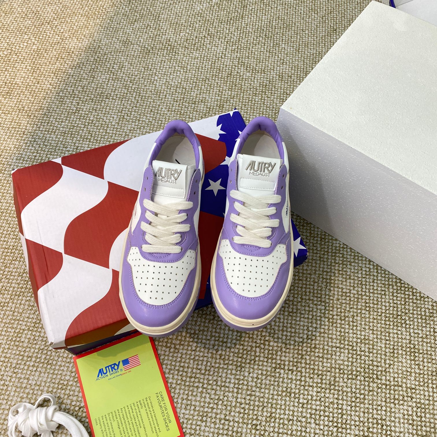 Autry Medalist Leather Sneakers Purple