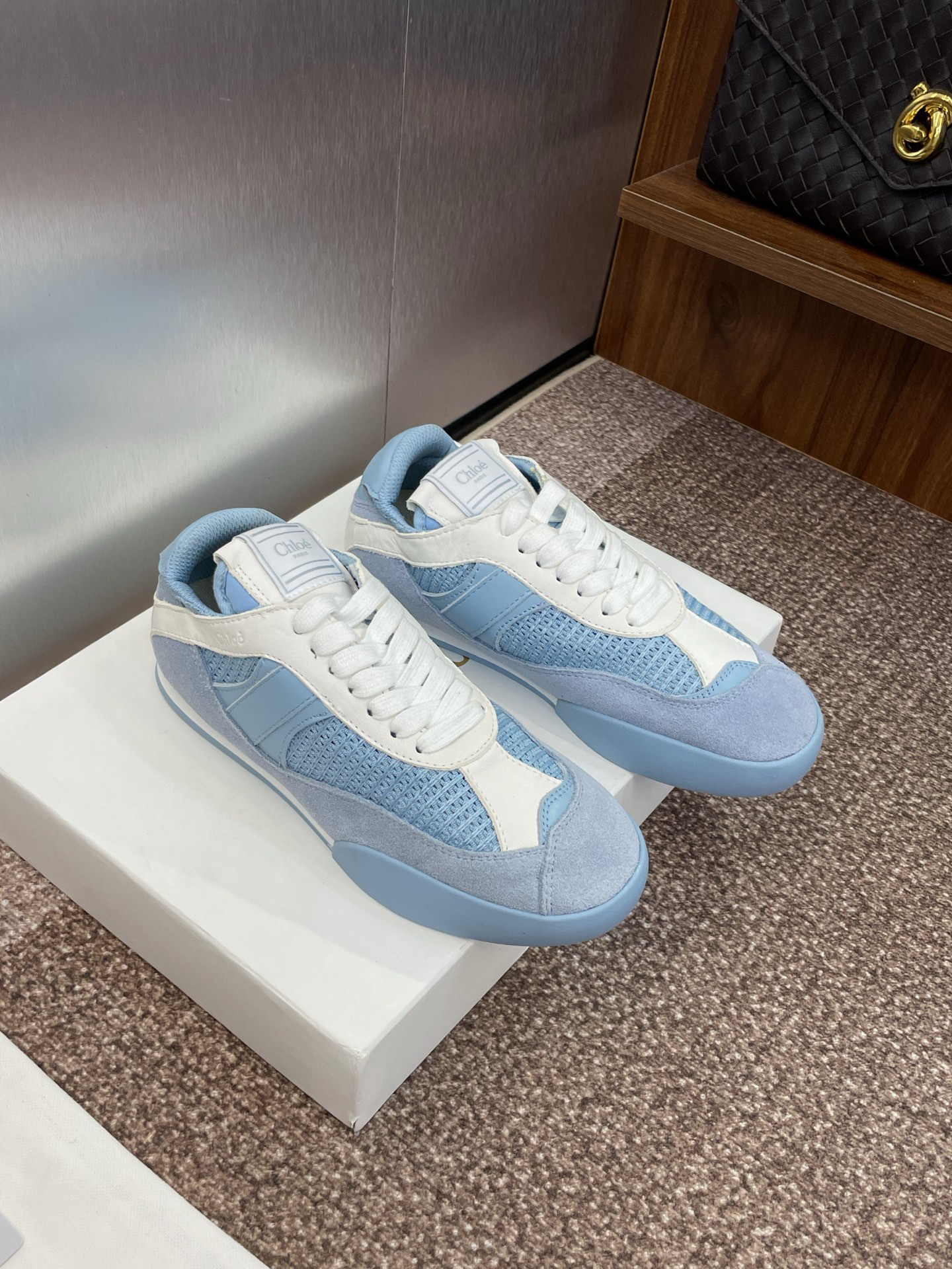 Chloe Low-Top Retro Runner Sneakers Blue
