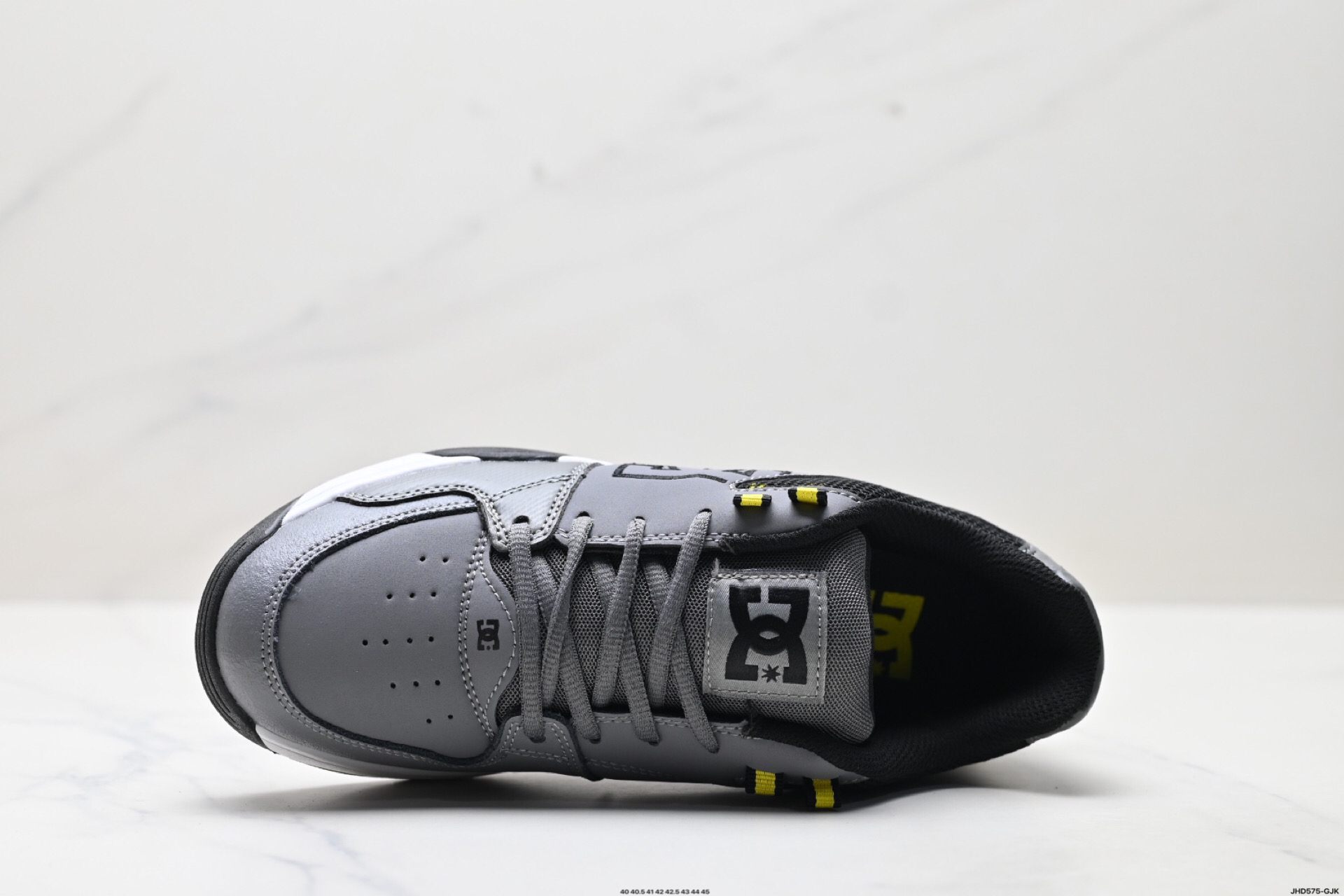 DC Shoes Versatile Air-Cushion Low-Top Sneakers Gray