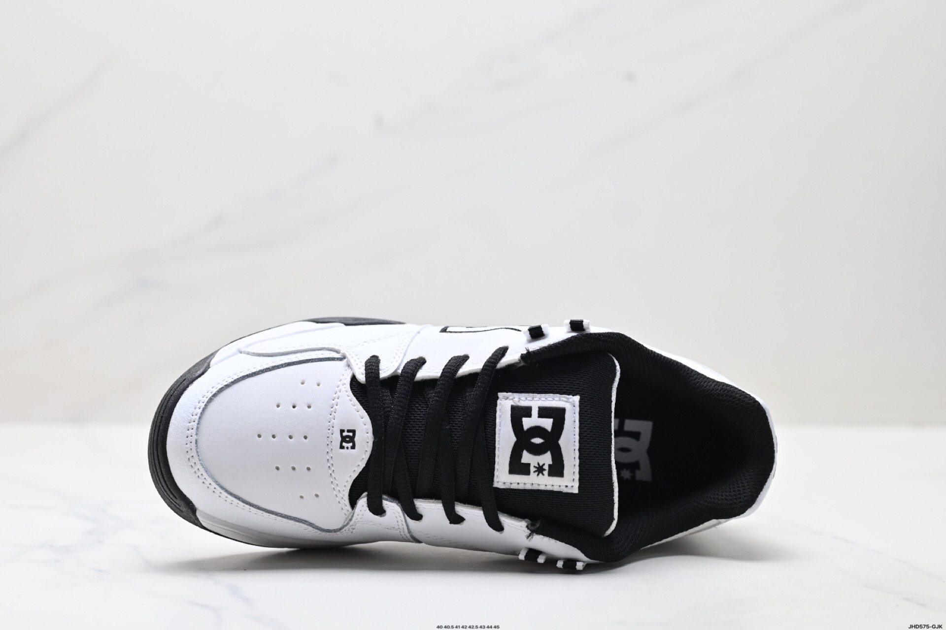 DC Shoes Versatile Air Low Sneakers White/Black