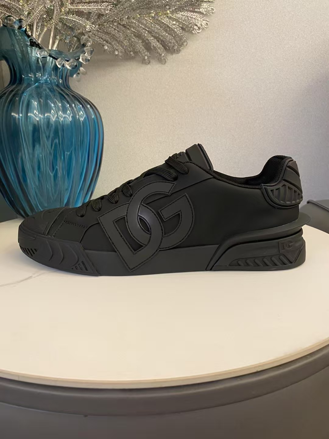 Dolce & Gabbana DG Logo Low-Top Sneakers Black