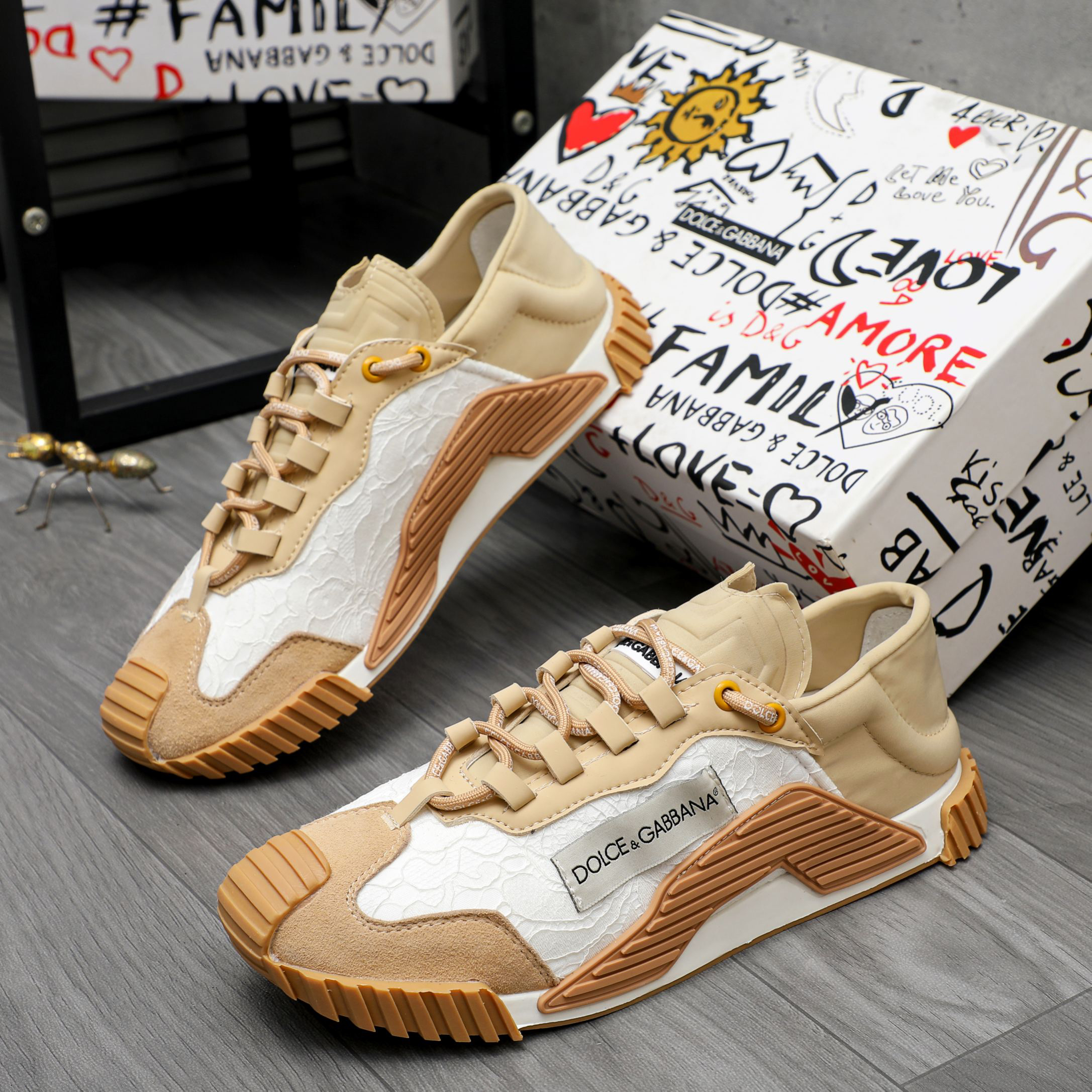 Dolce & Gabbana Lace Sneaker Beige