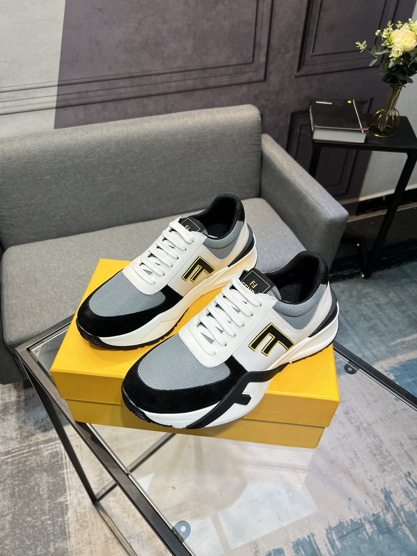 Fendi Mesh Low-Top Sneakers Black/White/Grey