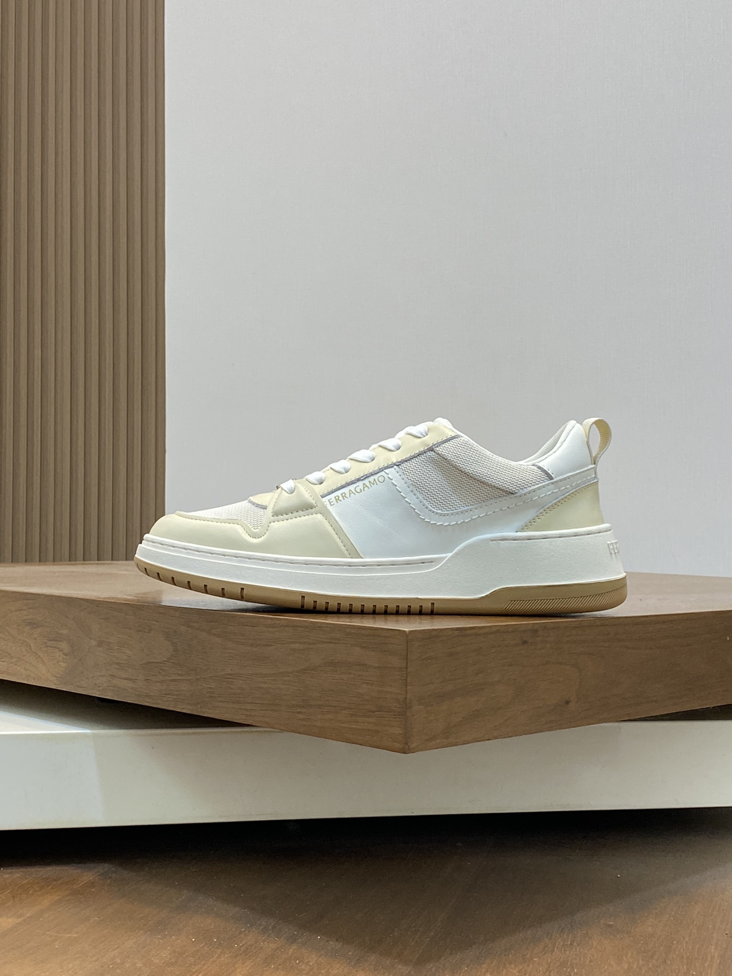 Ferragamo Nappa Leather Low-Top Sneakers White/Beige