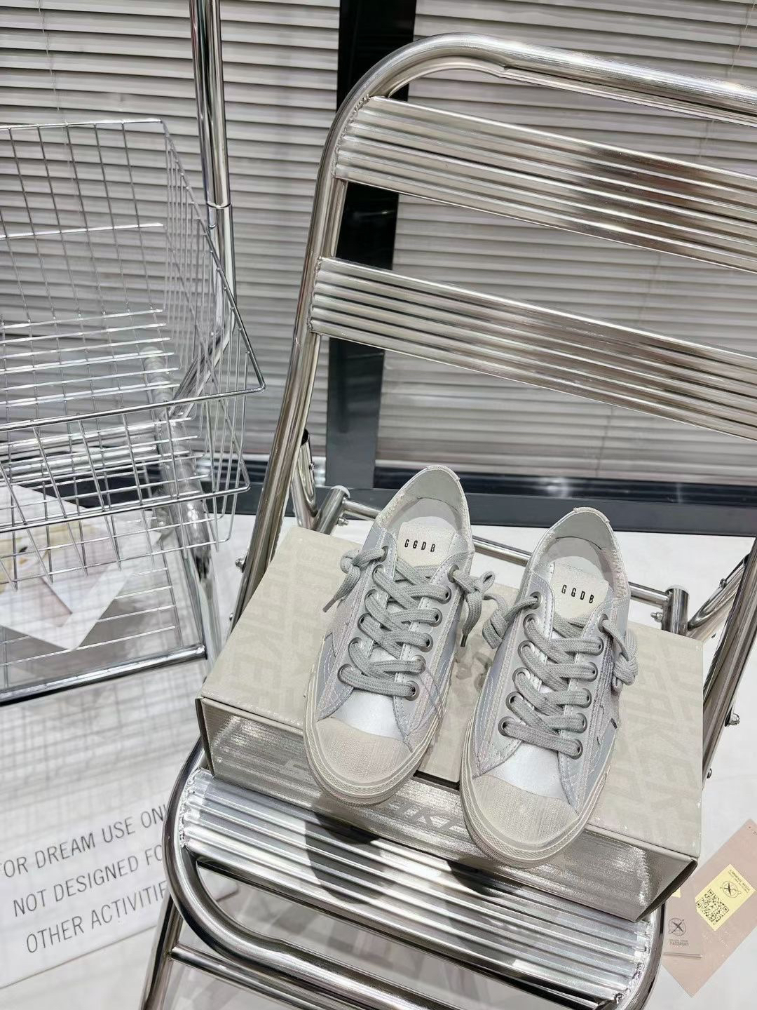 Golden Goose V-Star2 Sneaker Silver
