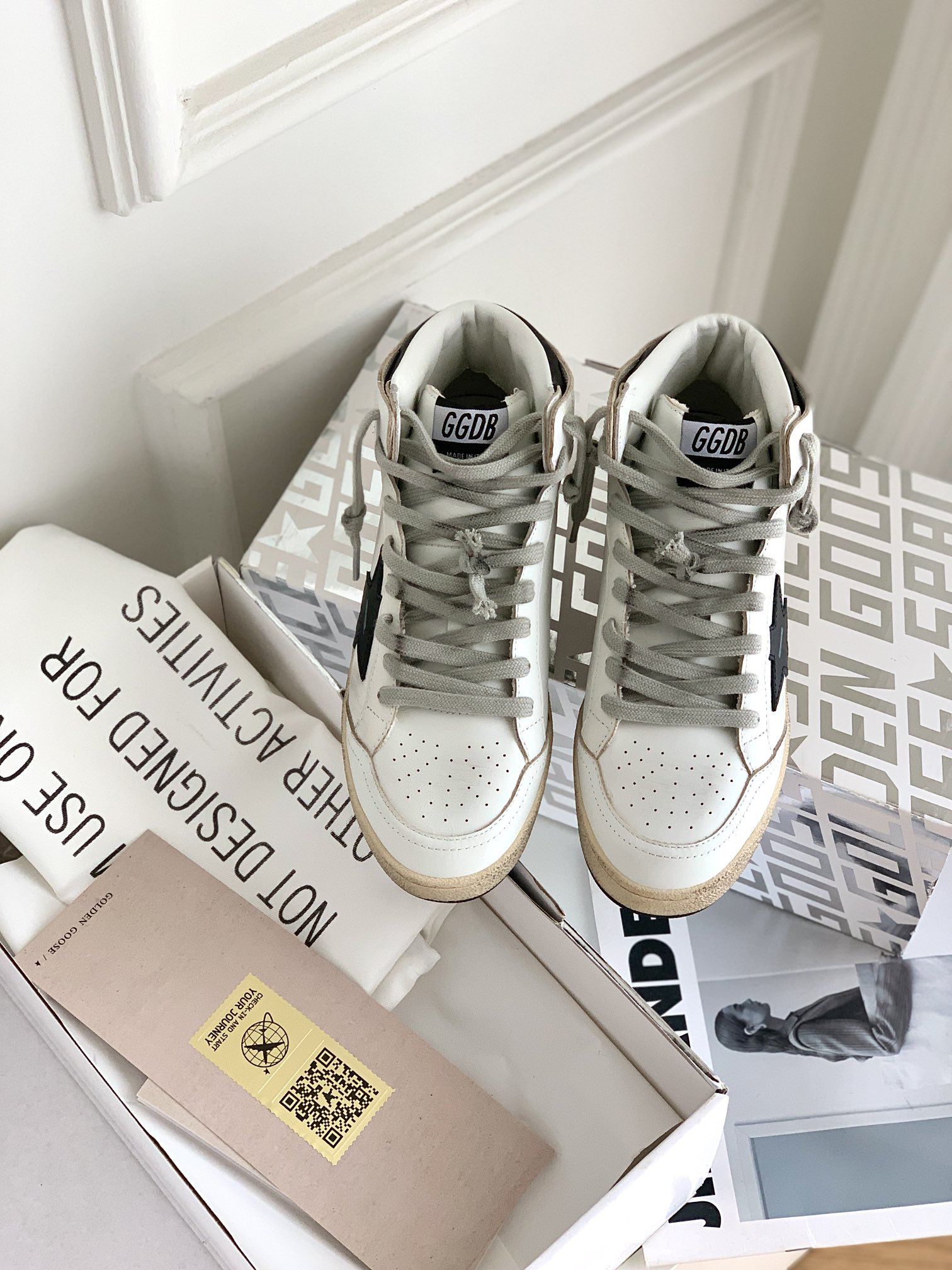 Golden Goose SKY-STAR High-Top Sneakers White/Black