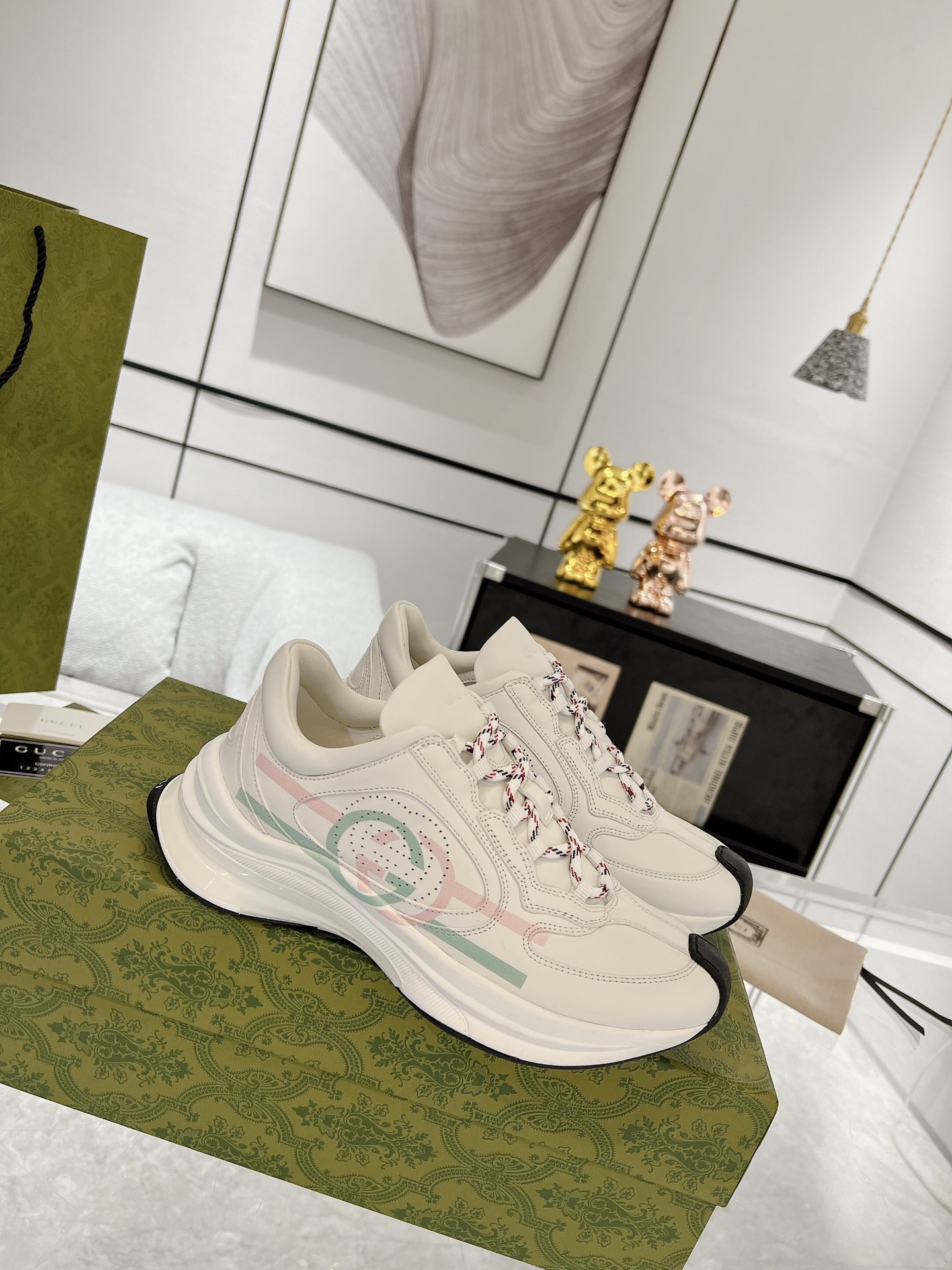 Gucci 22SS Chunky Dad Sneakers Off-White