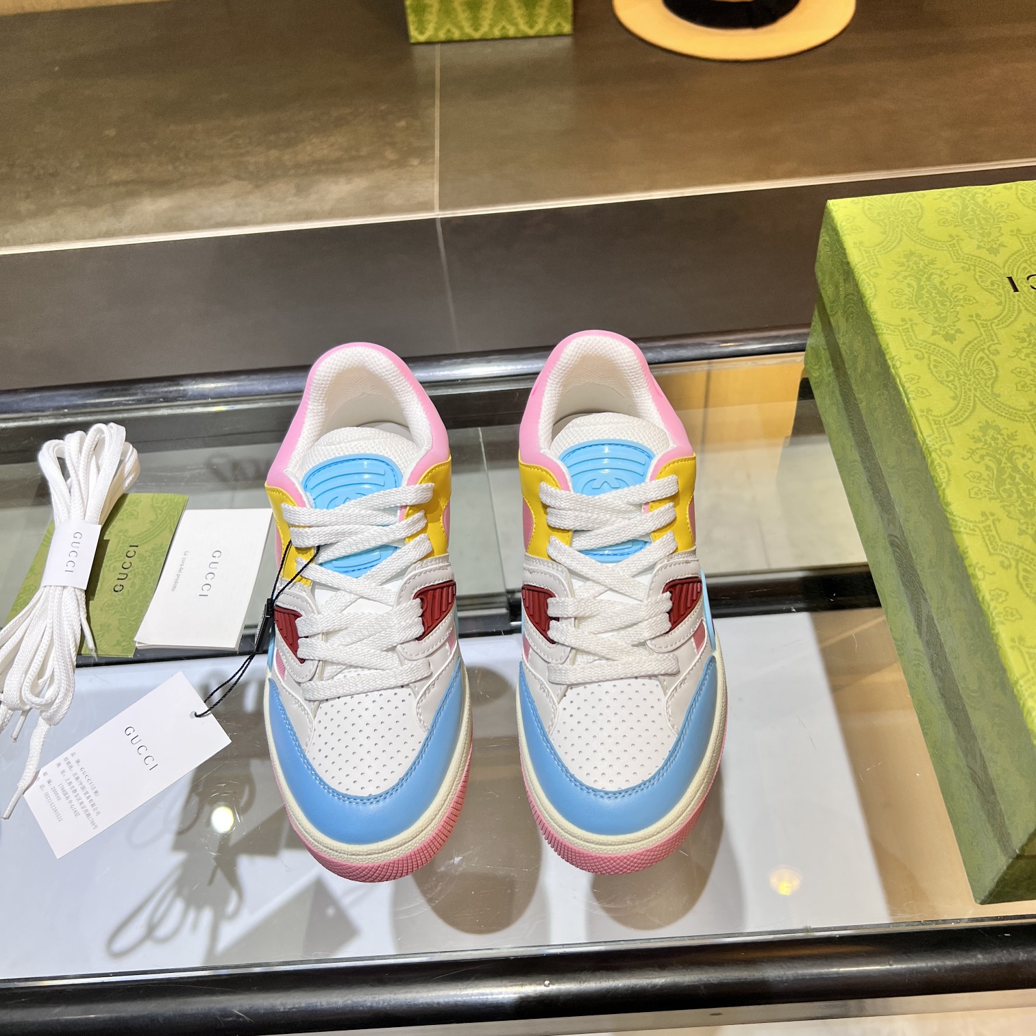 Gucci Low-Top Sneakers Multicolor