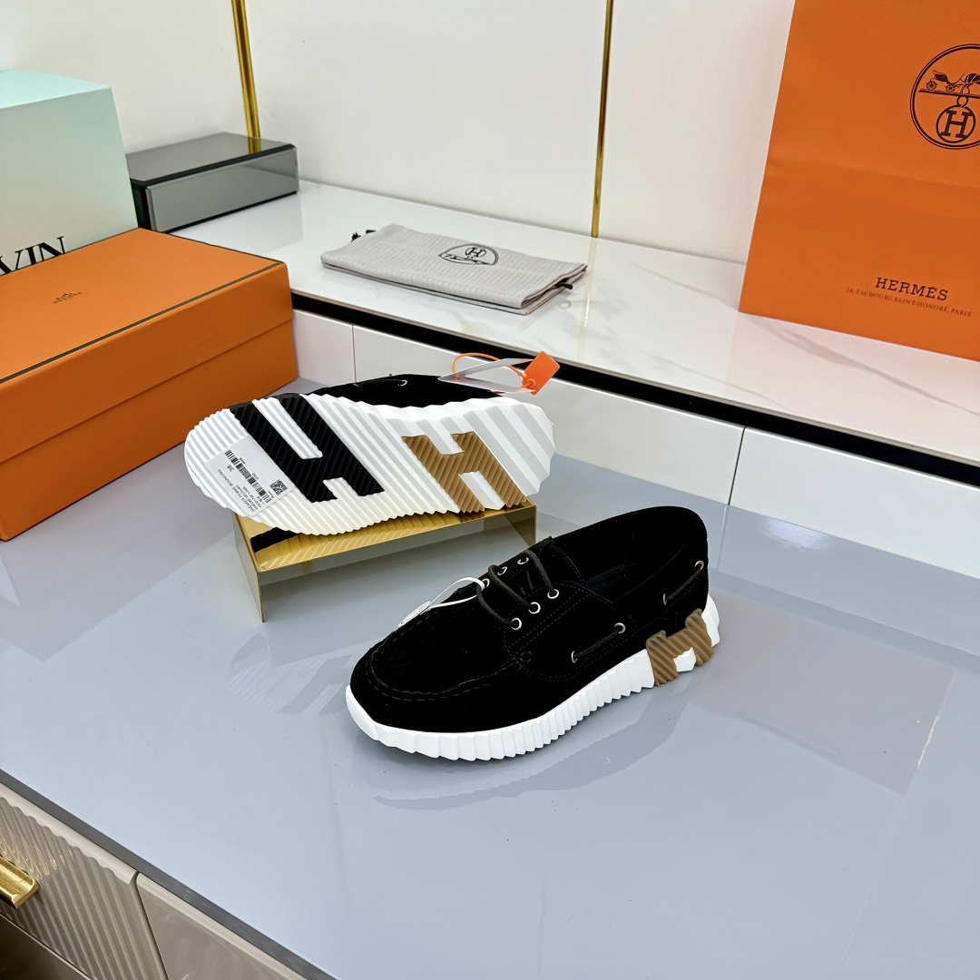 Hermes Loosneaker Leather Sneaker Black