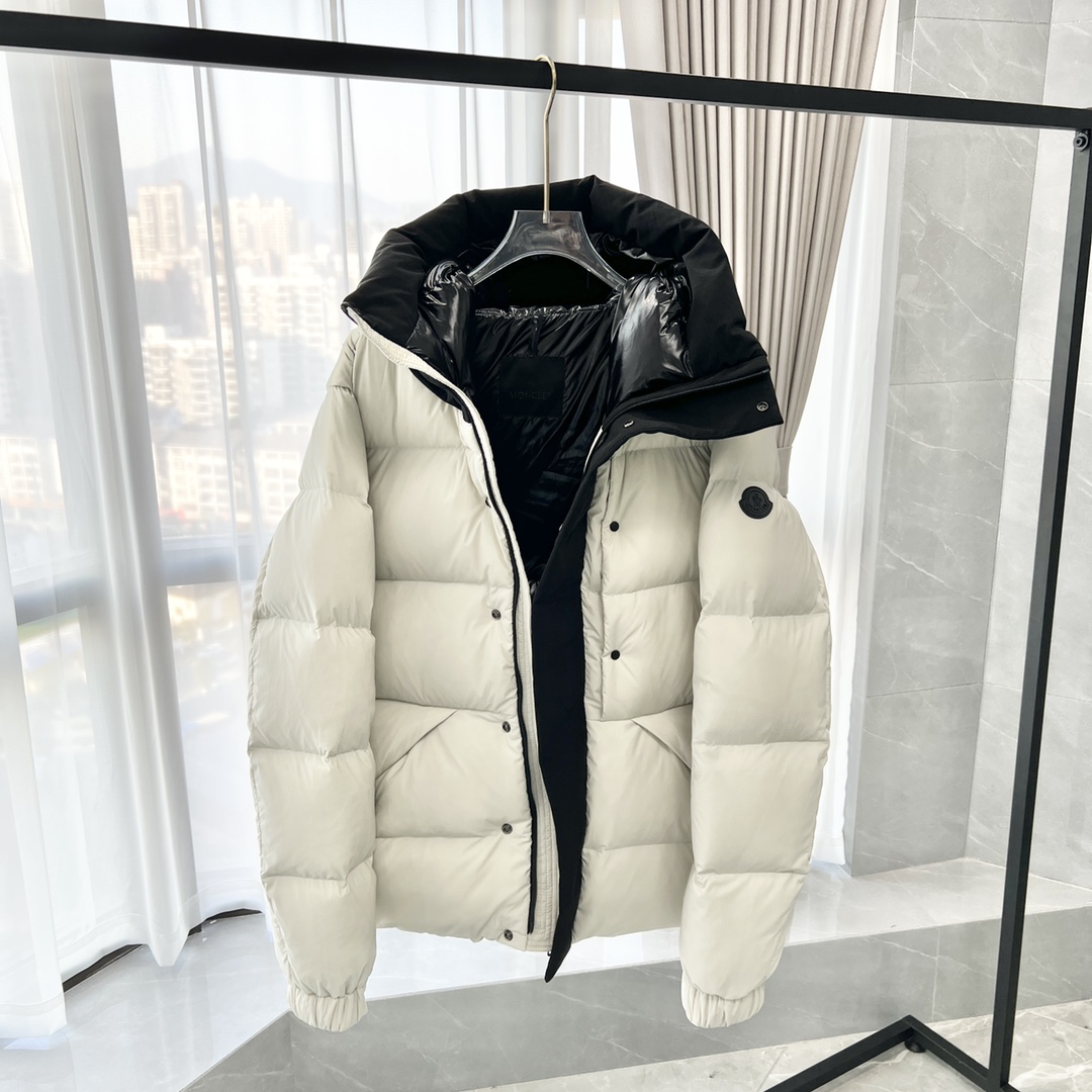 Moncler Madeira Down Jacket Grey/Black