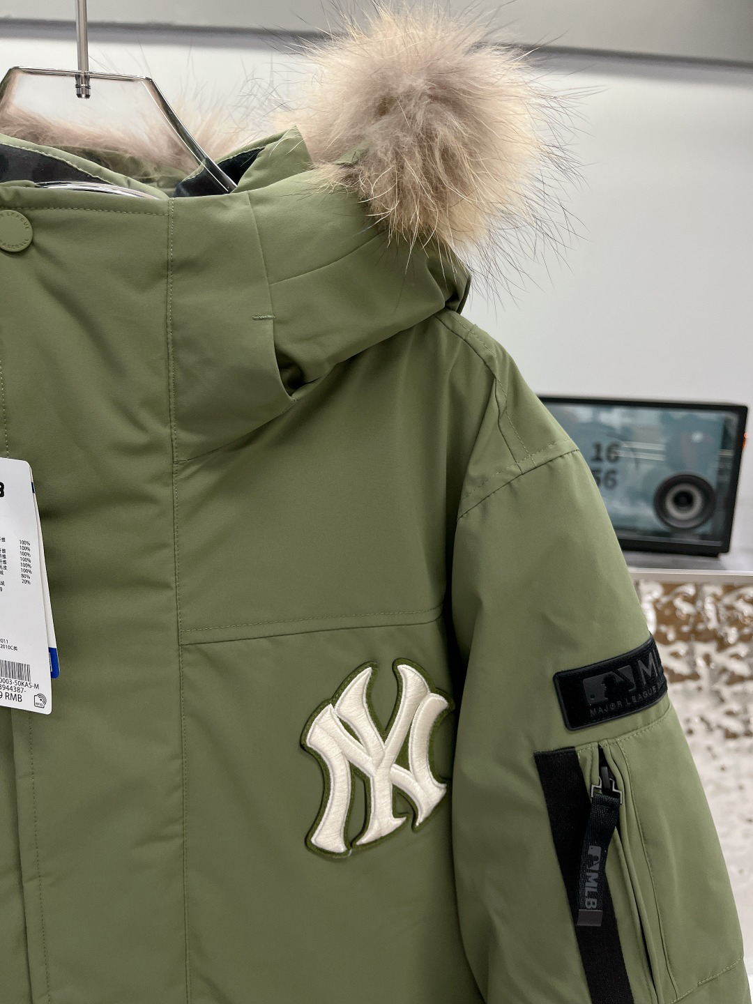 MLB NY Yankees Fur-Trim Down Parka Olive