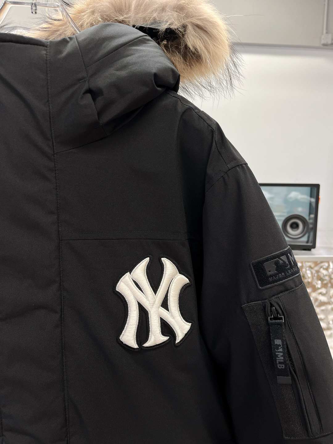 MLB Yankees Hooded Down Parka Black