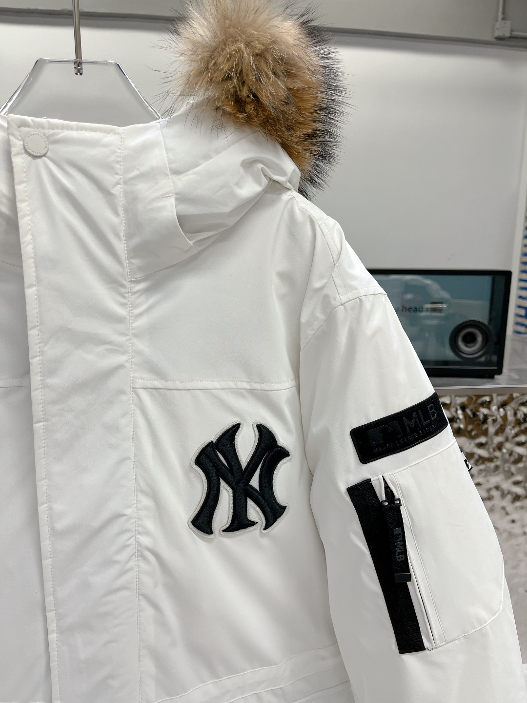 MLB NY Yankees Fur-Trim Down Parka White