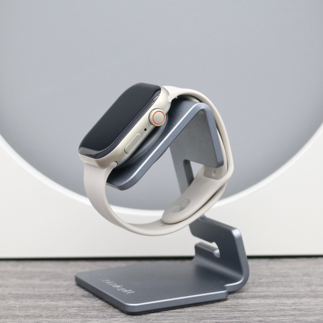 Apple Watch Series 8 45mm Smart Sport Watch Silver