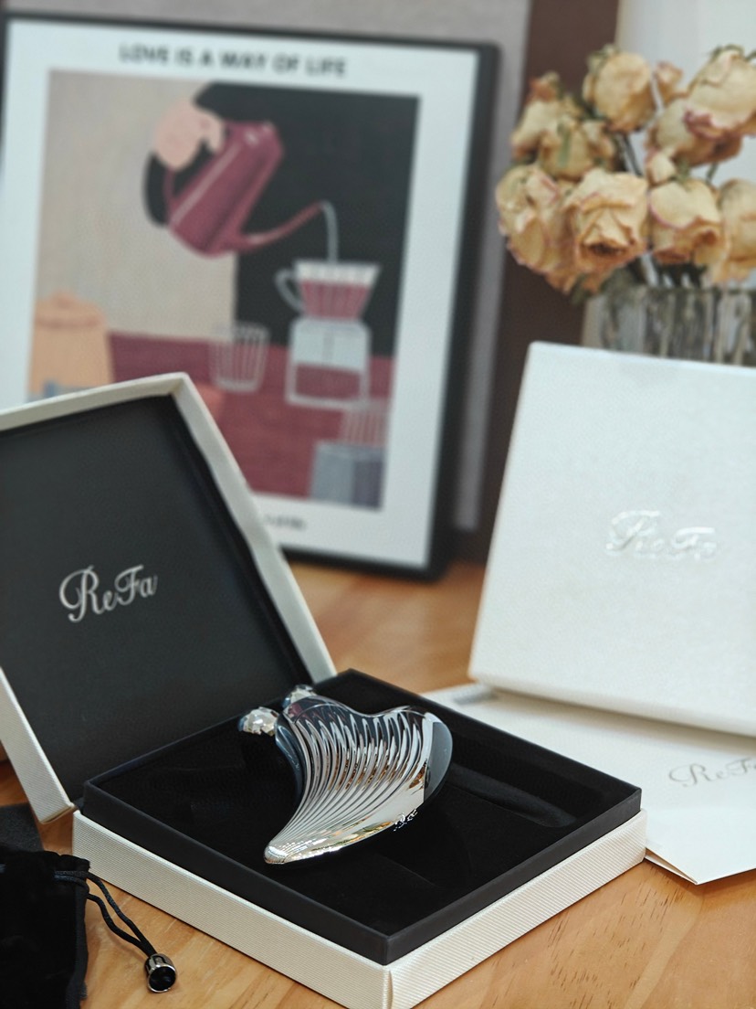 ReFa Microcurrent Gua Sha Silver