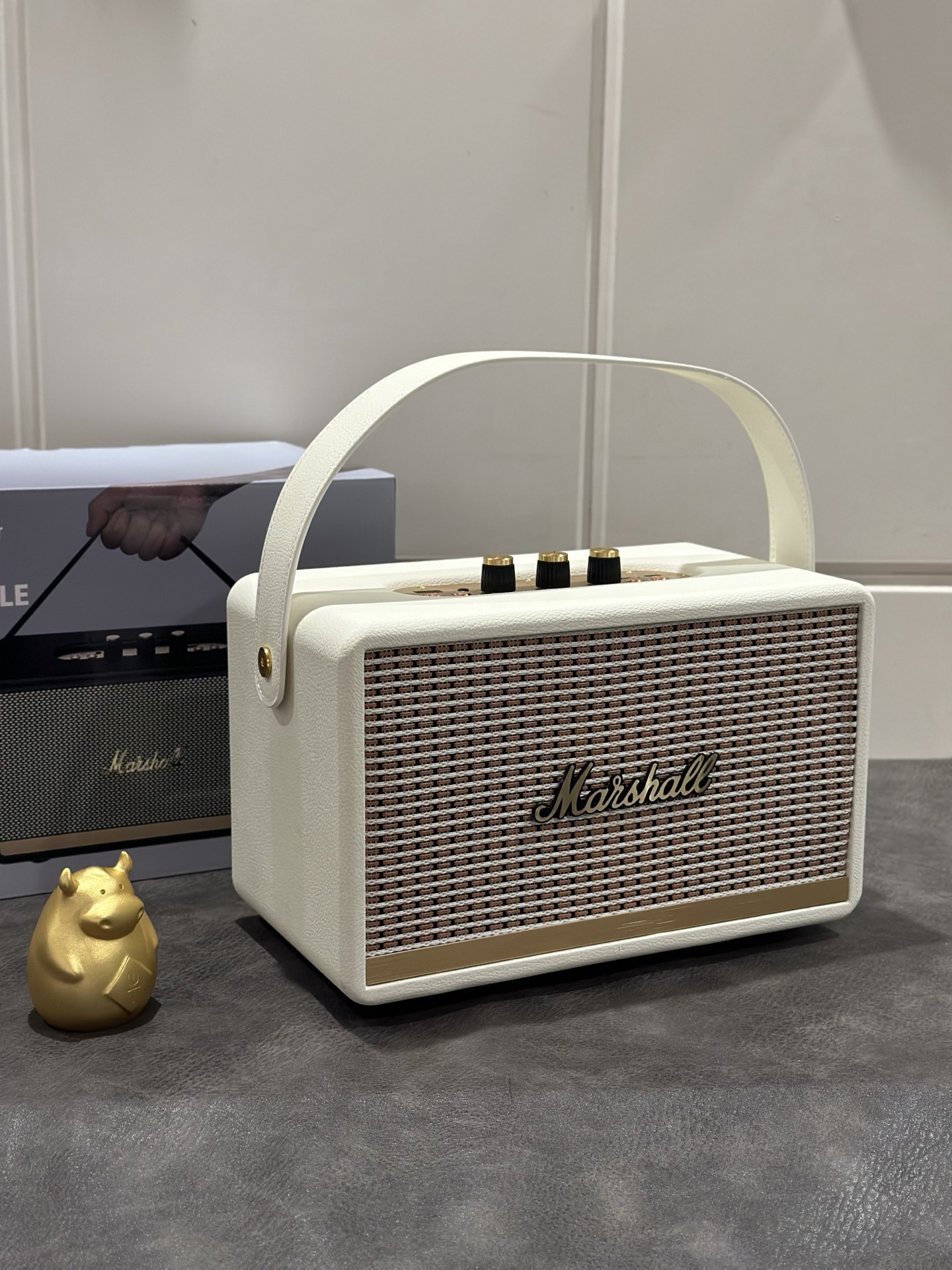 Marshall Portable BT Speaker White