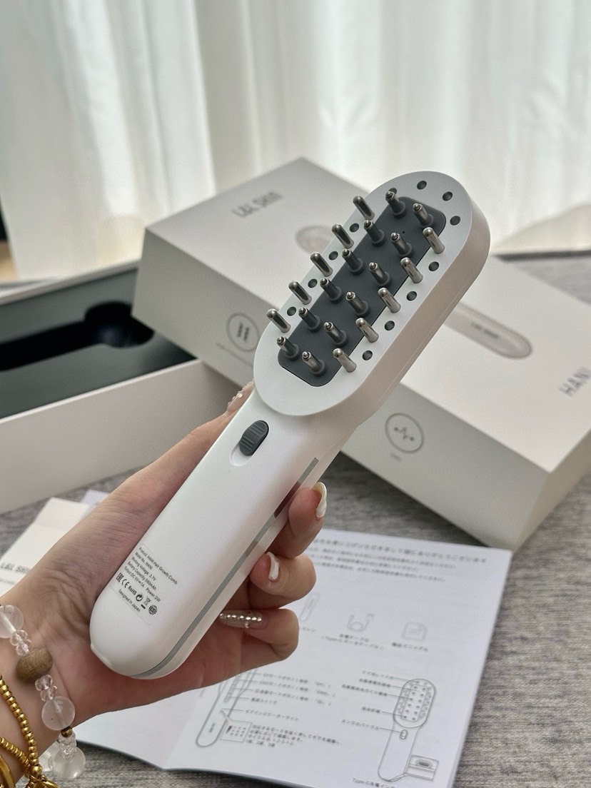 L&L Skin HANI Red Light Scalp Massage Comb White
