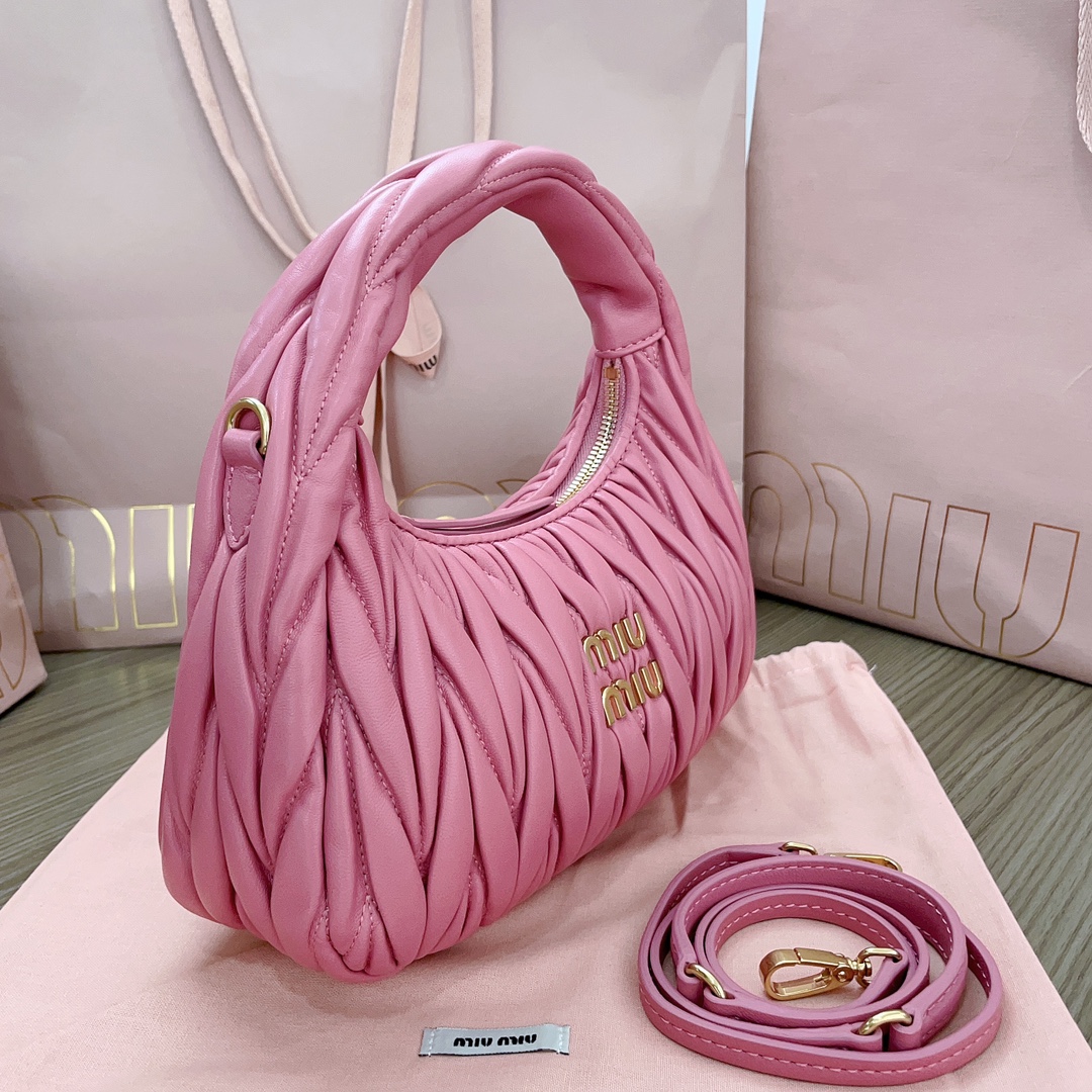 Miu Miu Miu Wander Matelasse Bag Pink