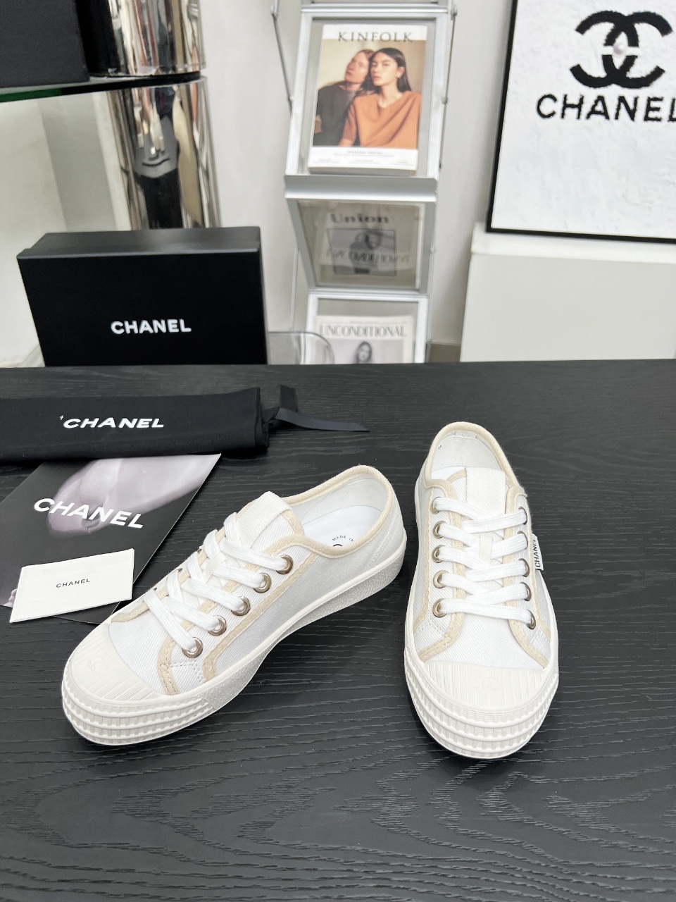 Chanel Vintage Low-Top Sneakers Off-White