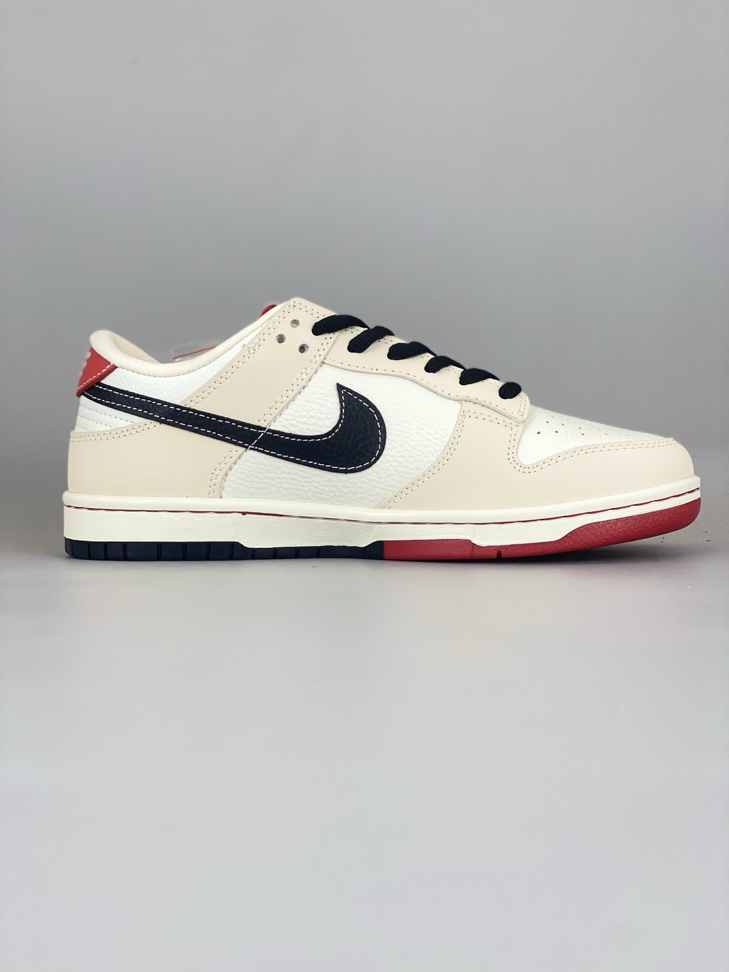 Nike SB Dunk Low Cream Red