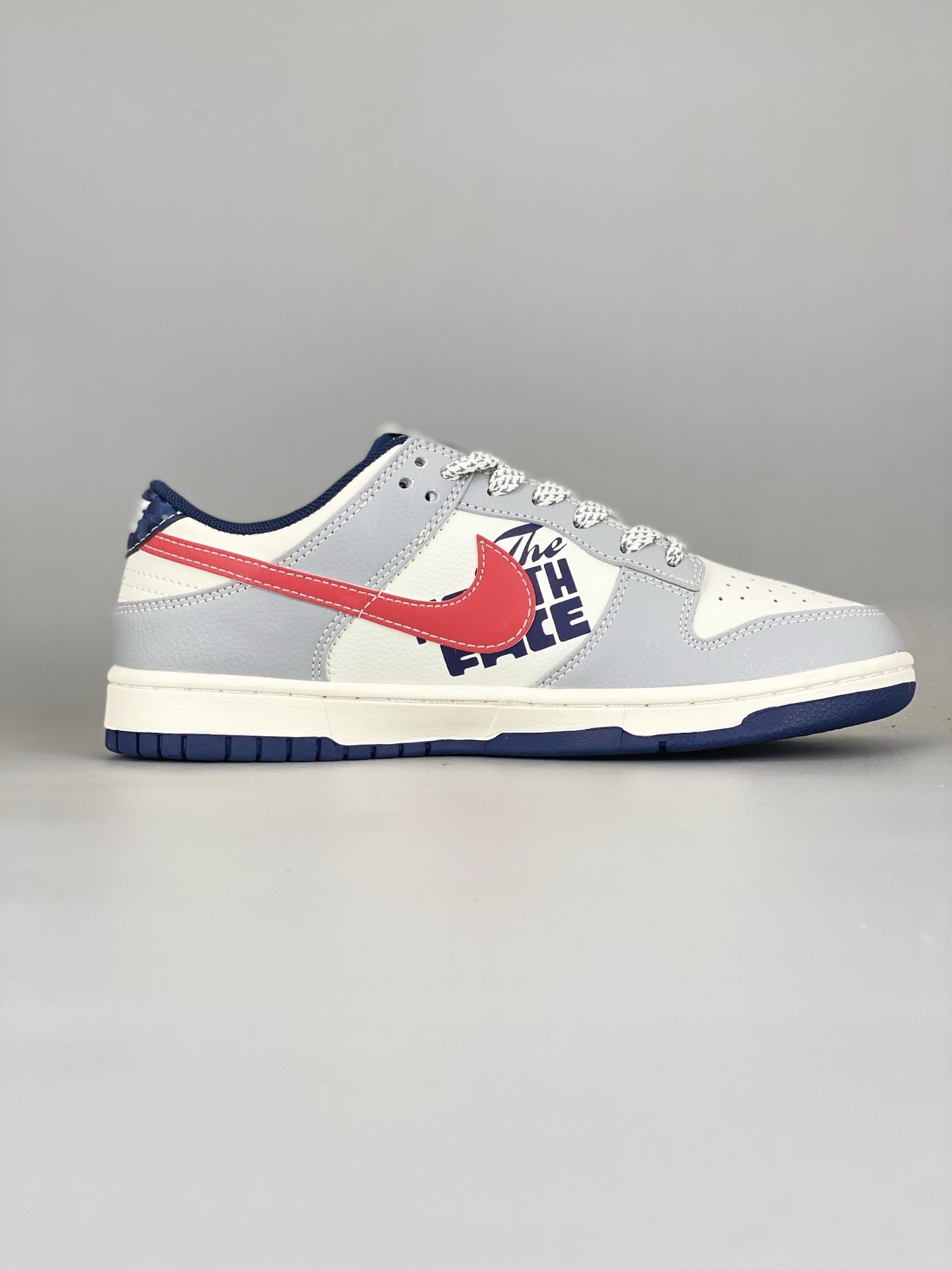 Nike SB Dunk TNF Grey Red