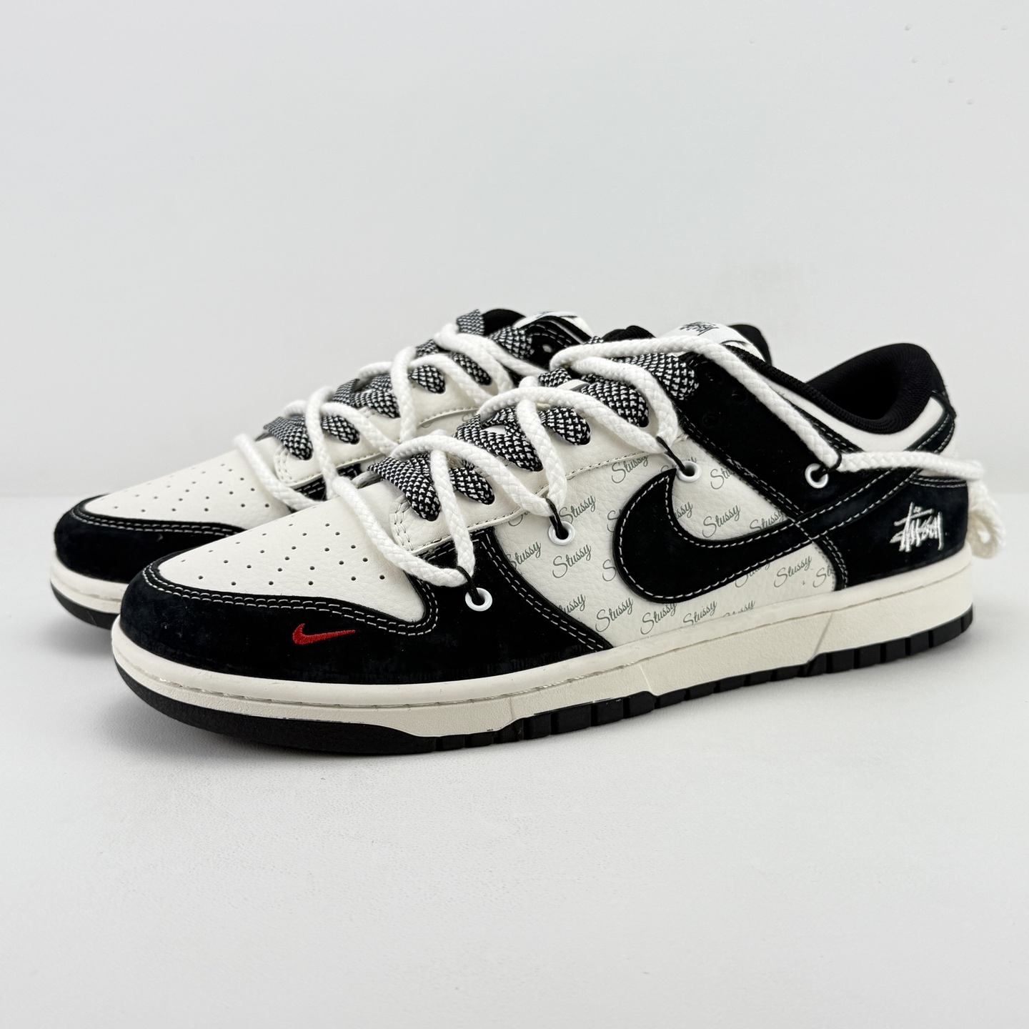 Nike SB Dunk Low Black White
