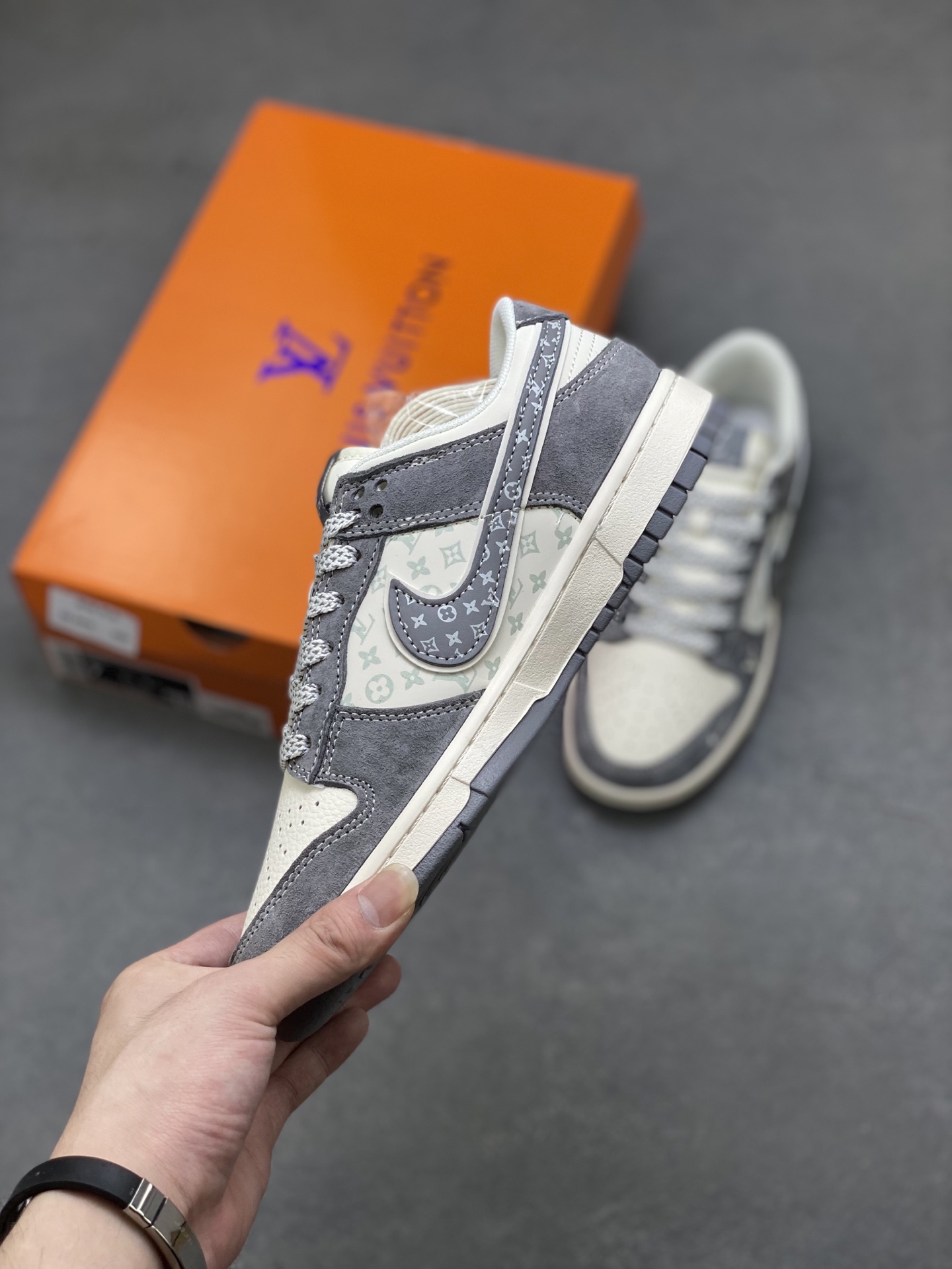 Nike Dunk Low LV Grey