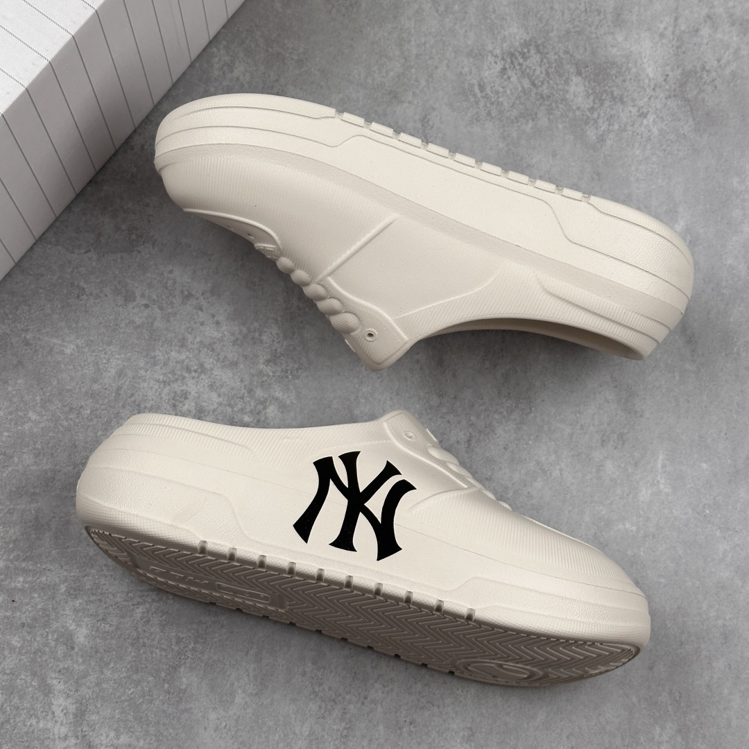 MLB NY Yankees Chunky Mule Slides White