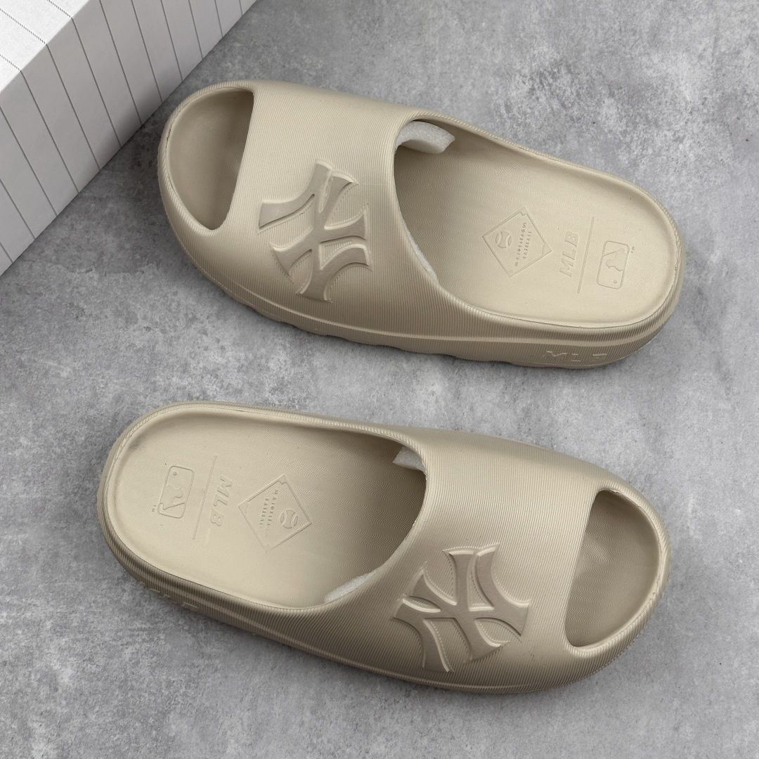 MLB Skier Slide Foam Sandals Beige