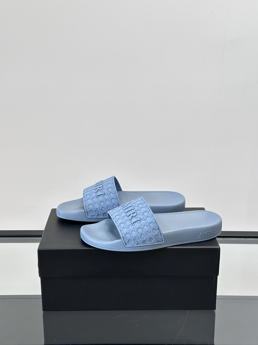 Amiri Embossed Logo Slides Blue