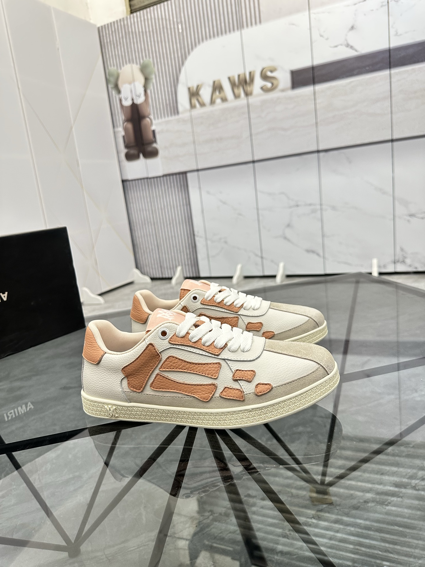 Amiri Low-Top Casual Sneakers White Apricot