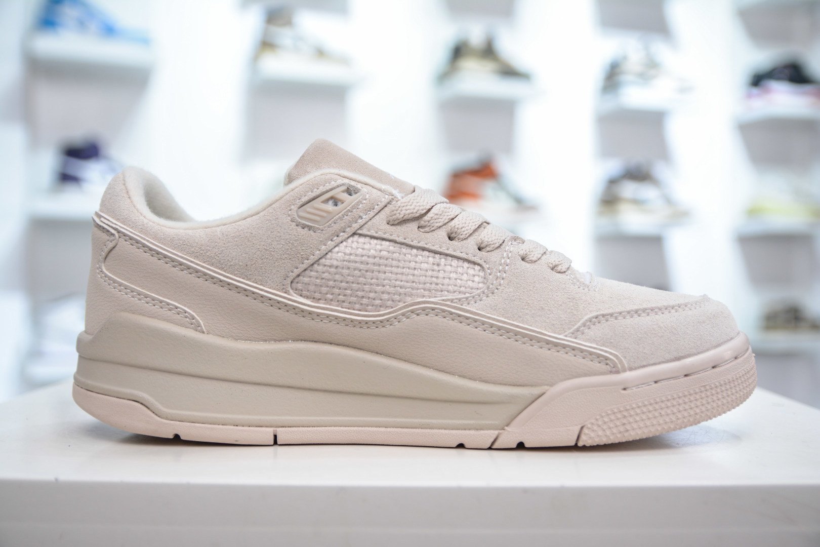 Jordan Flight Court Low Retro Sneaker Beige