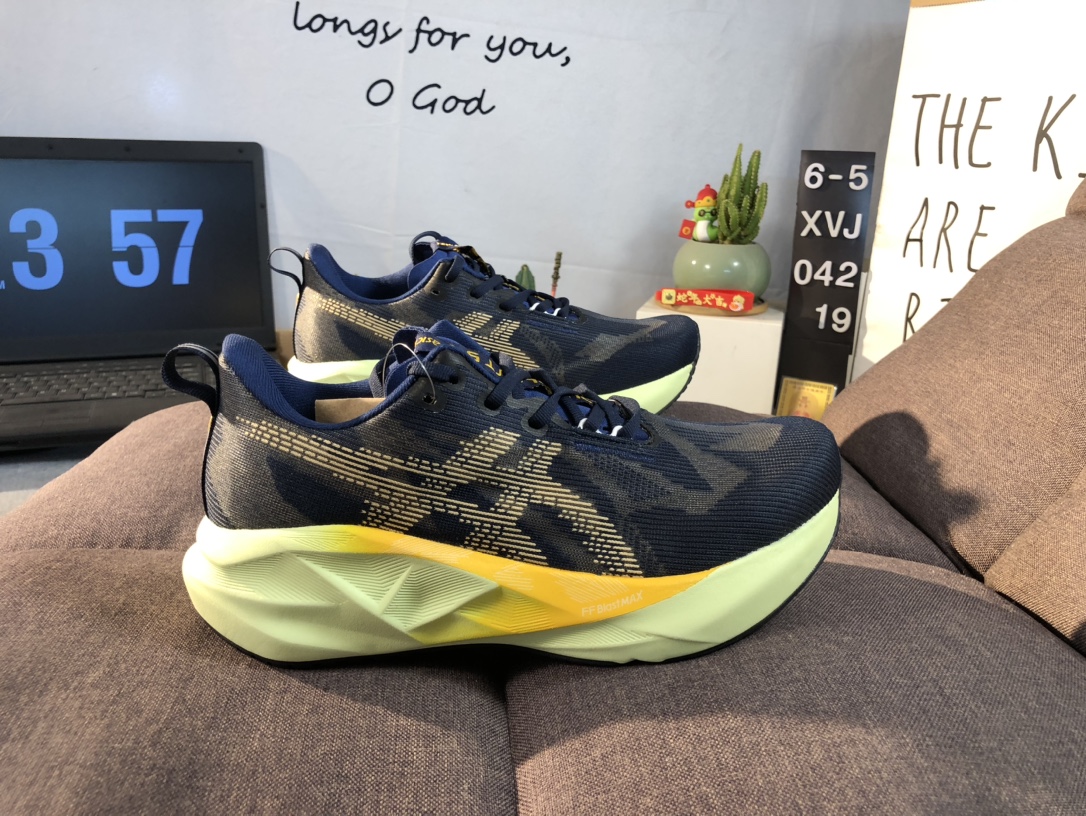 Asics NOVABLAST 5 LE Running Shoes Multicolor