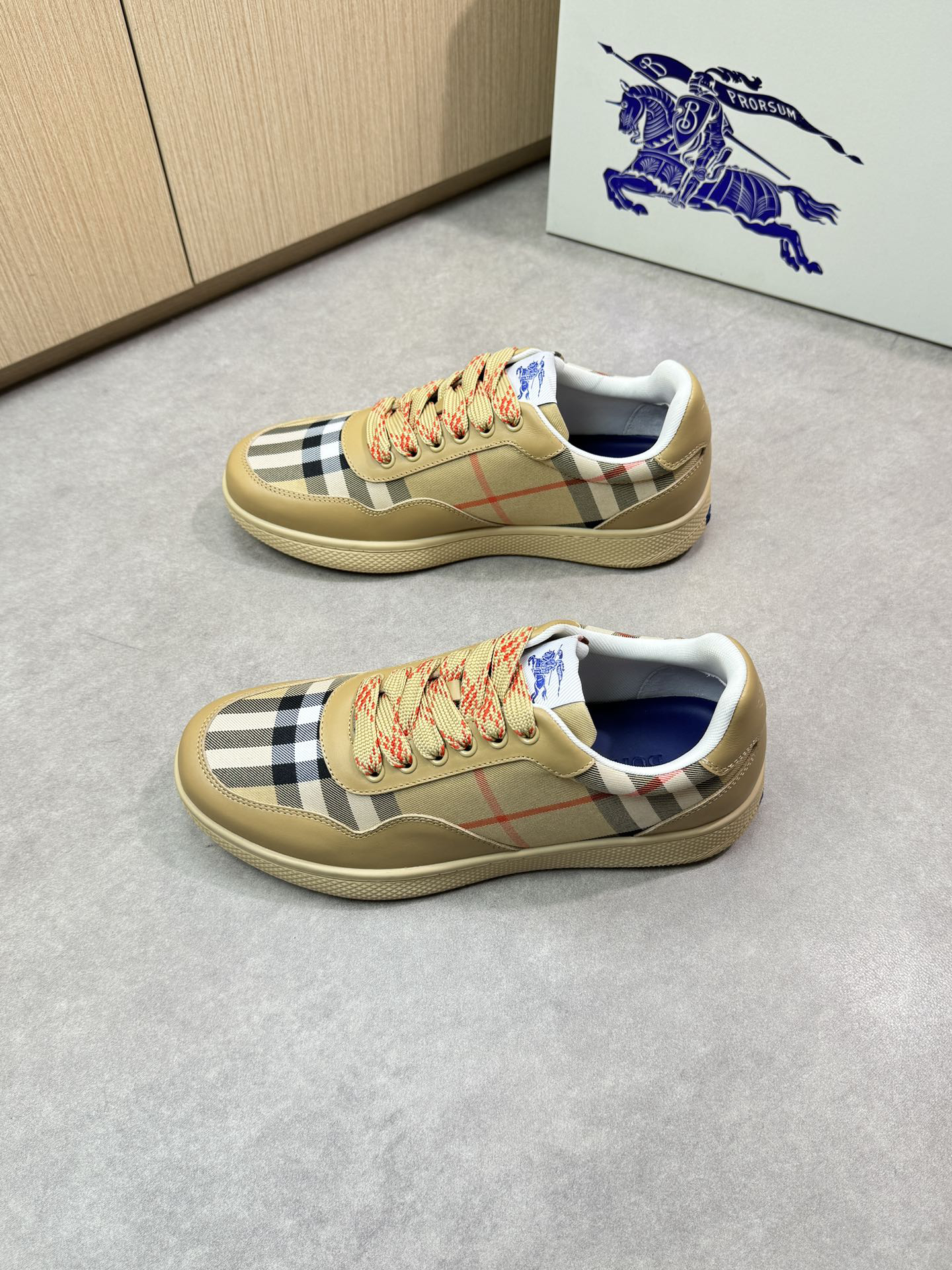 Burberry Vintage Check Sneakers Beige