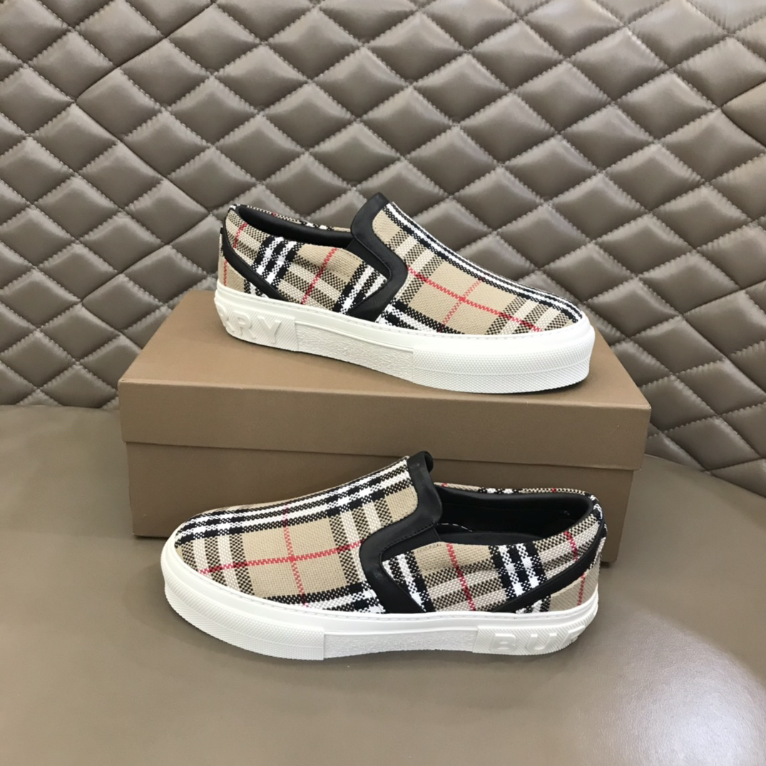 Burberry Vintage Check Slip-On Beige