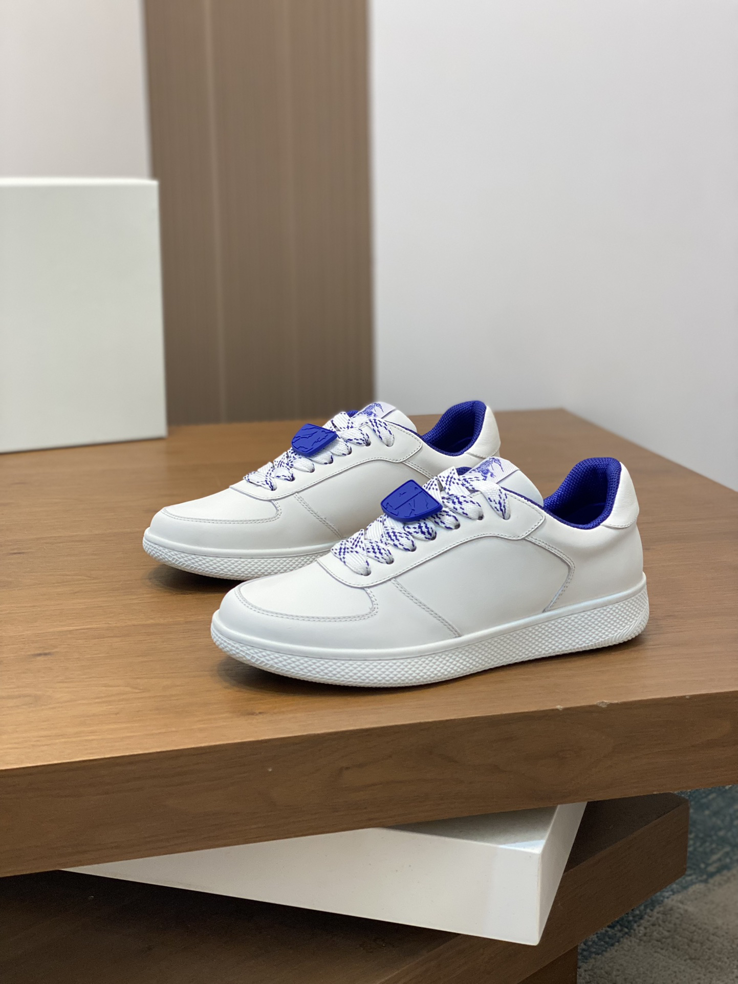 Burberry Leather Sneakers White/Blue