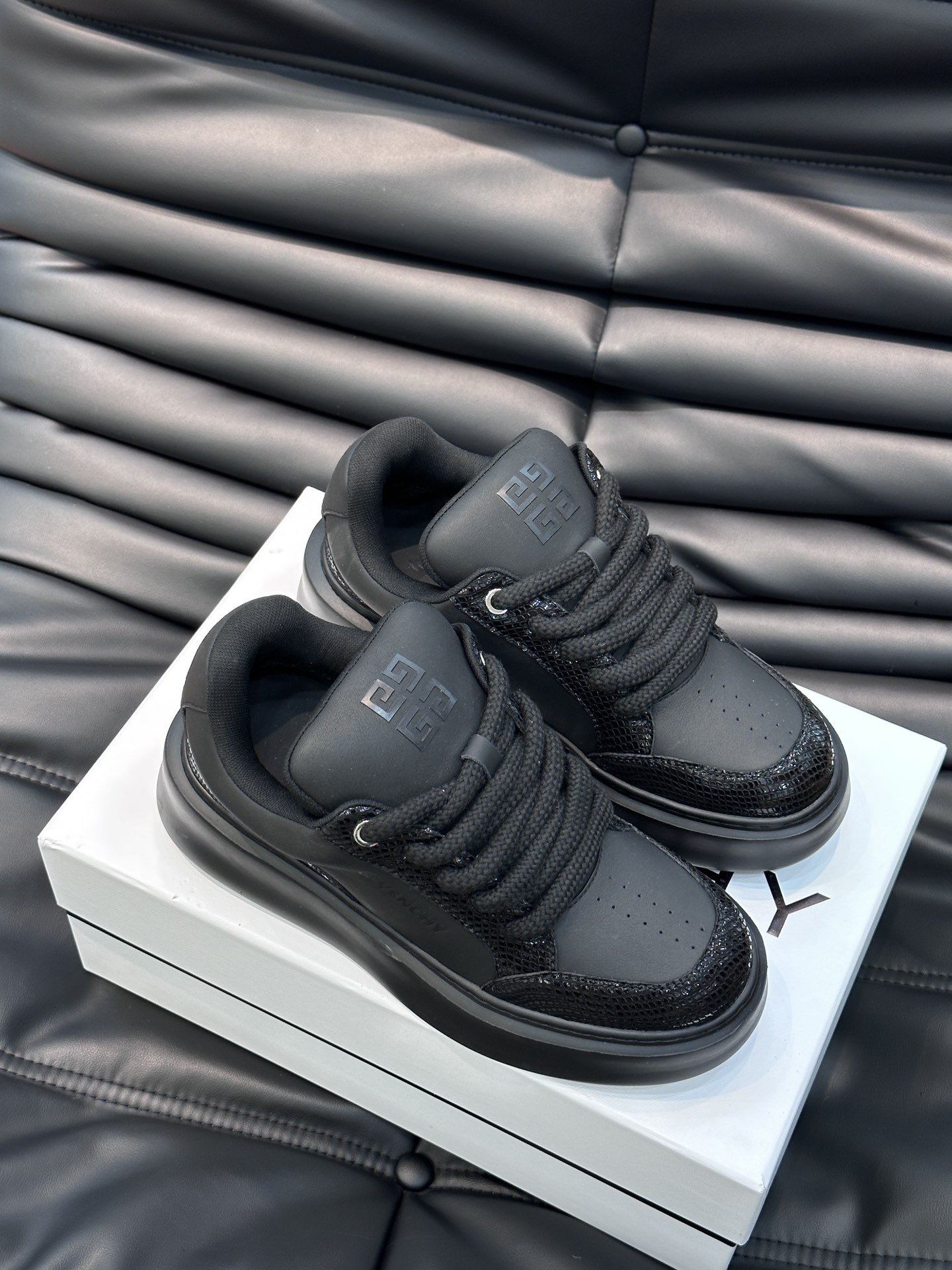 Givenchy Platform Casual Sneakers Black