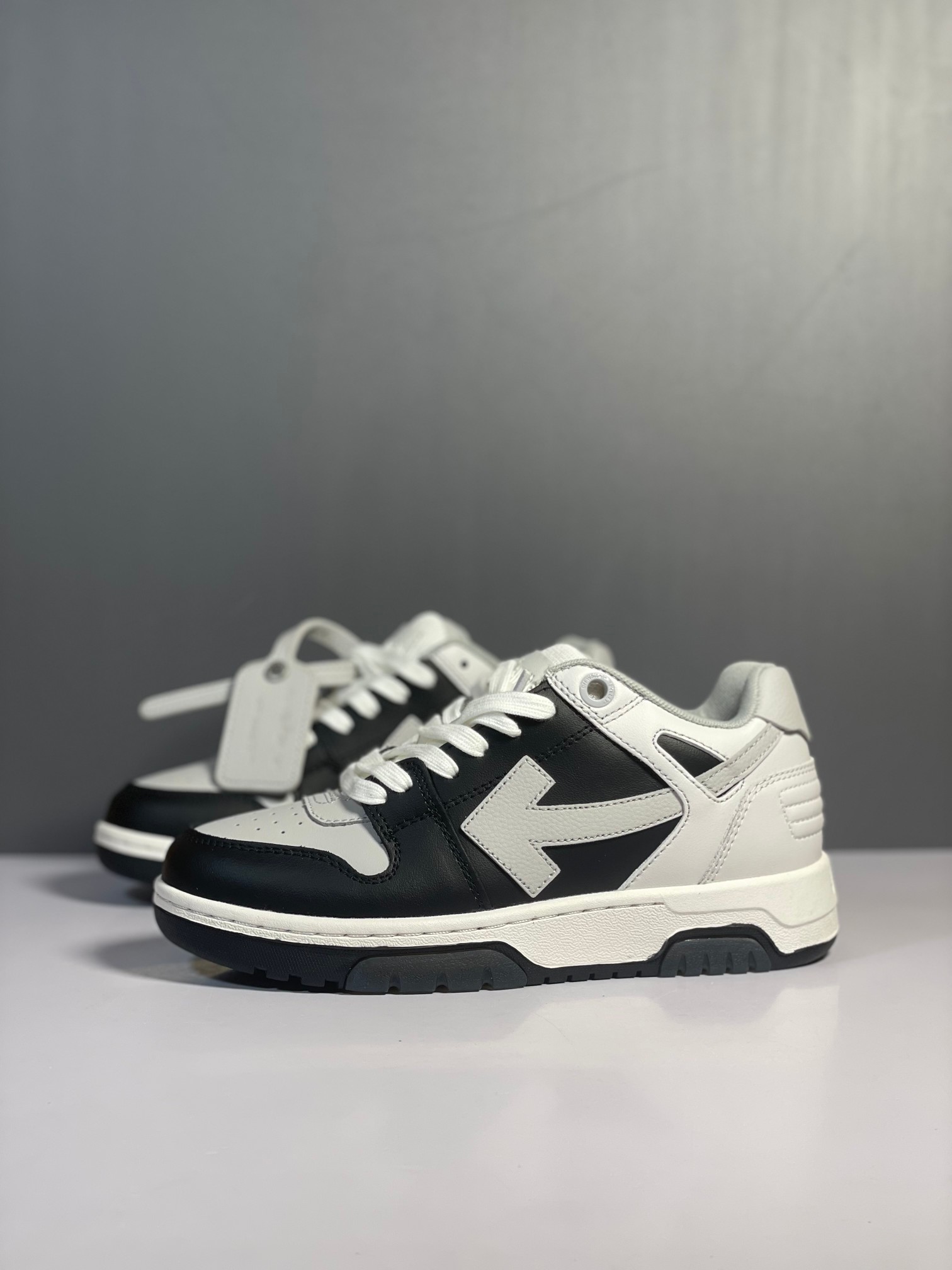 Off-White Out Of Office Low-Top Sneakers Black/White/Grey