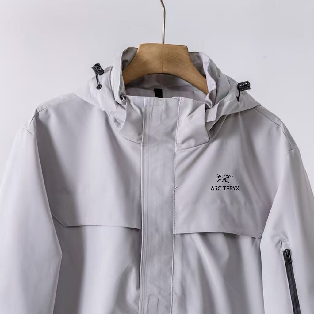 Arc'teryx GORE-TEX Hooded Shell Jacket Black