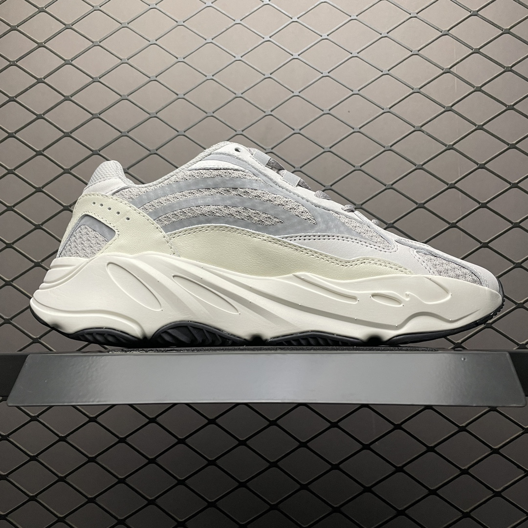 Adidas Yeezy Boost 700 V2 Static Sneakers White/Silver