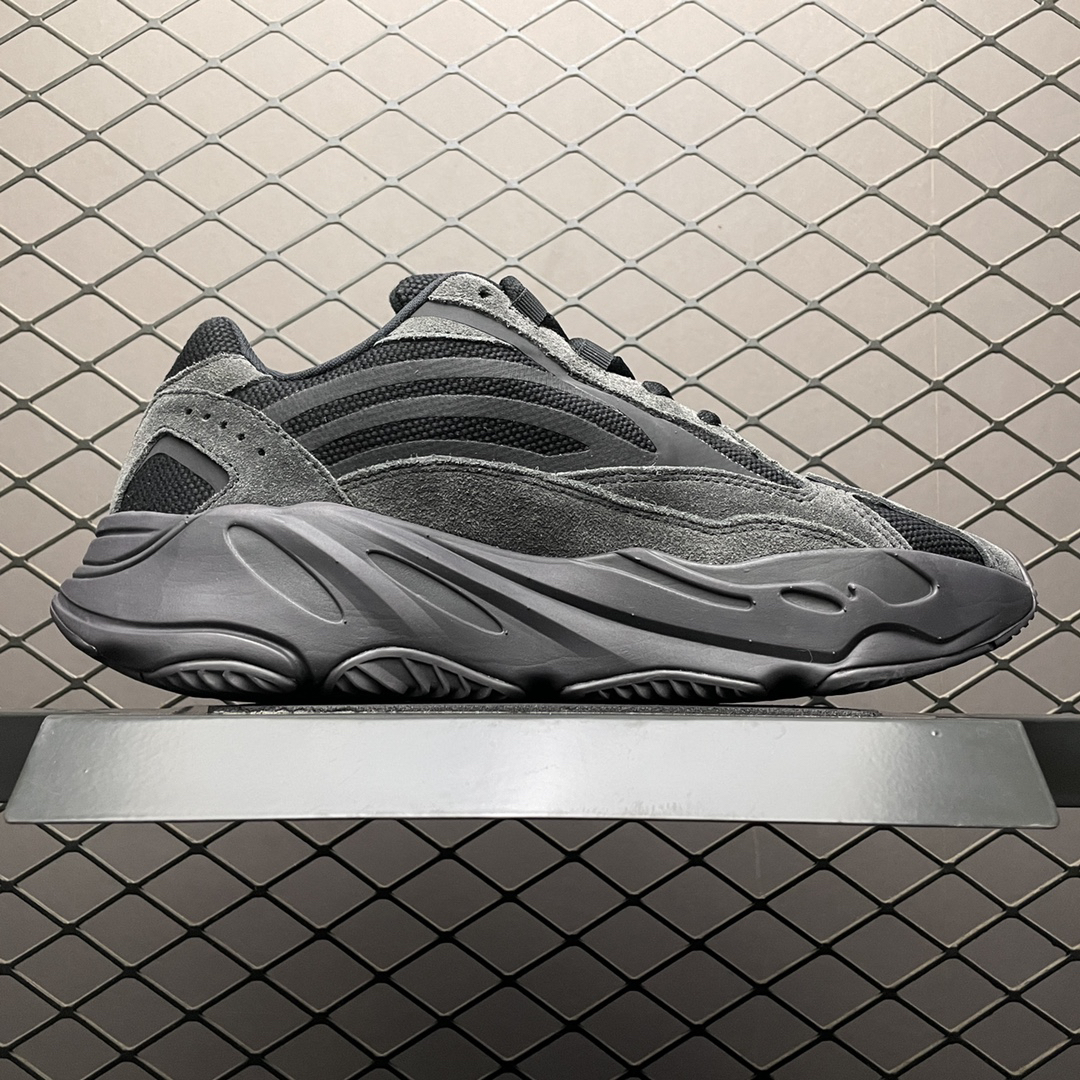 Adidas Yeezy Boost 700 V2 Vanta Black Sneakers