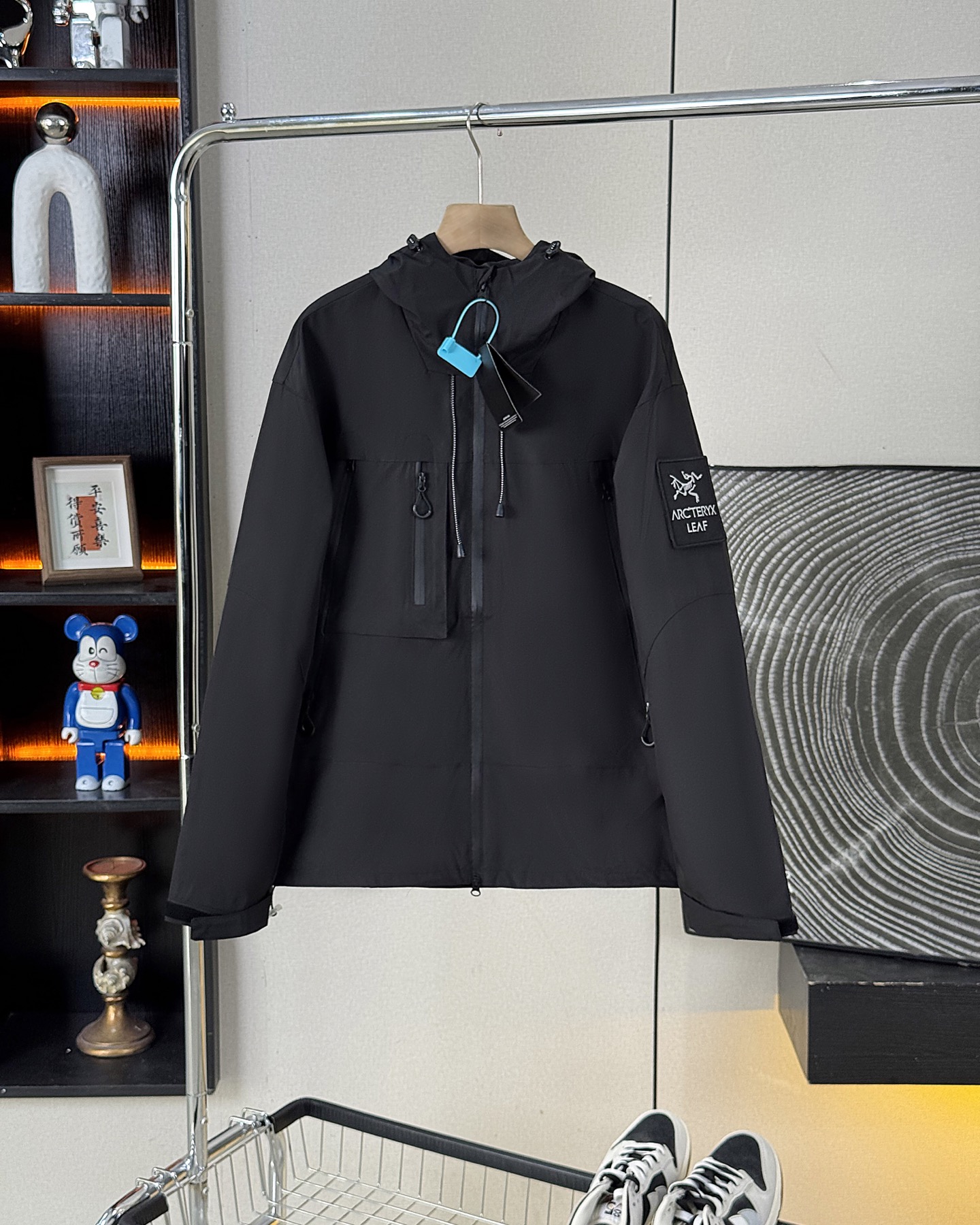 Arc'teryx LEAF Hooded Softshell Jacket Black