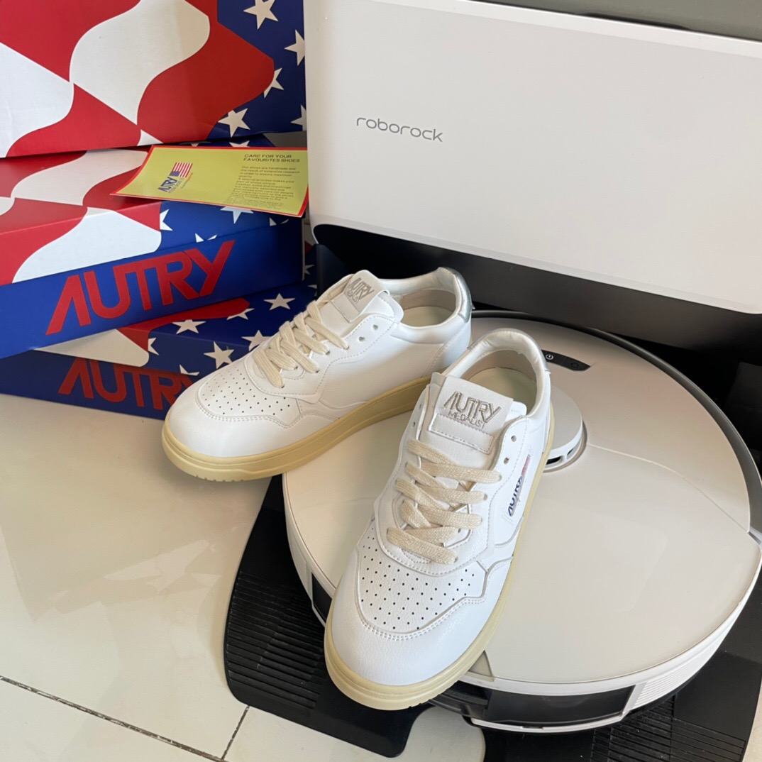 Autry Leather Court Sneakers White