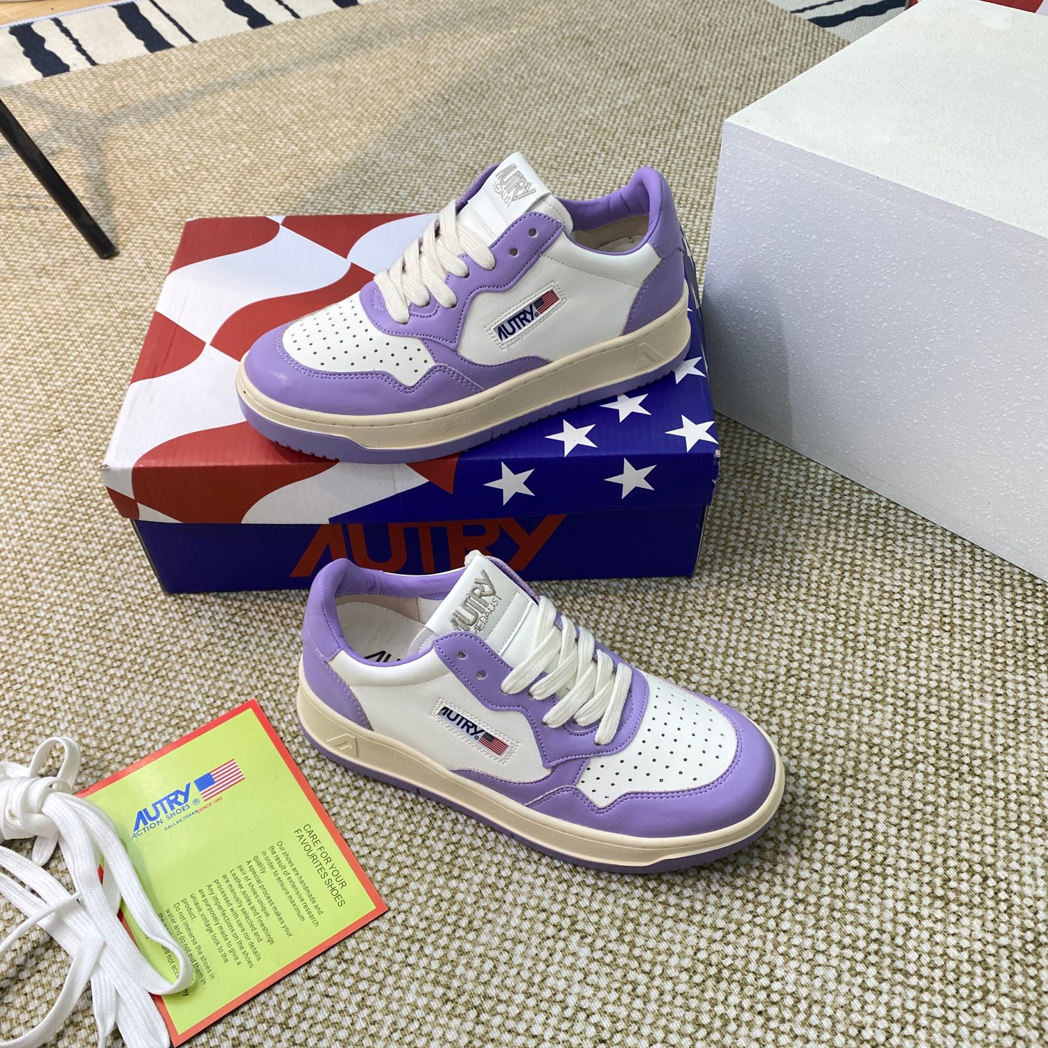 Autry Medalist Leather Sneakers Purple