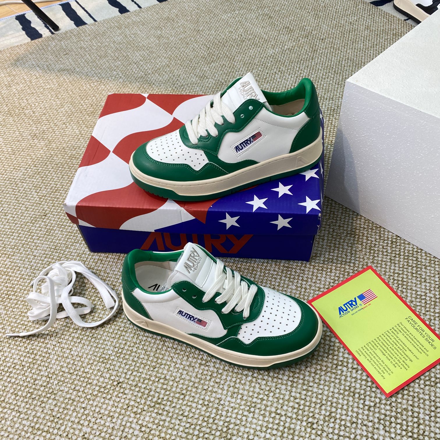Autry Medalist Leather Sneakers Green/White