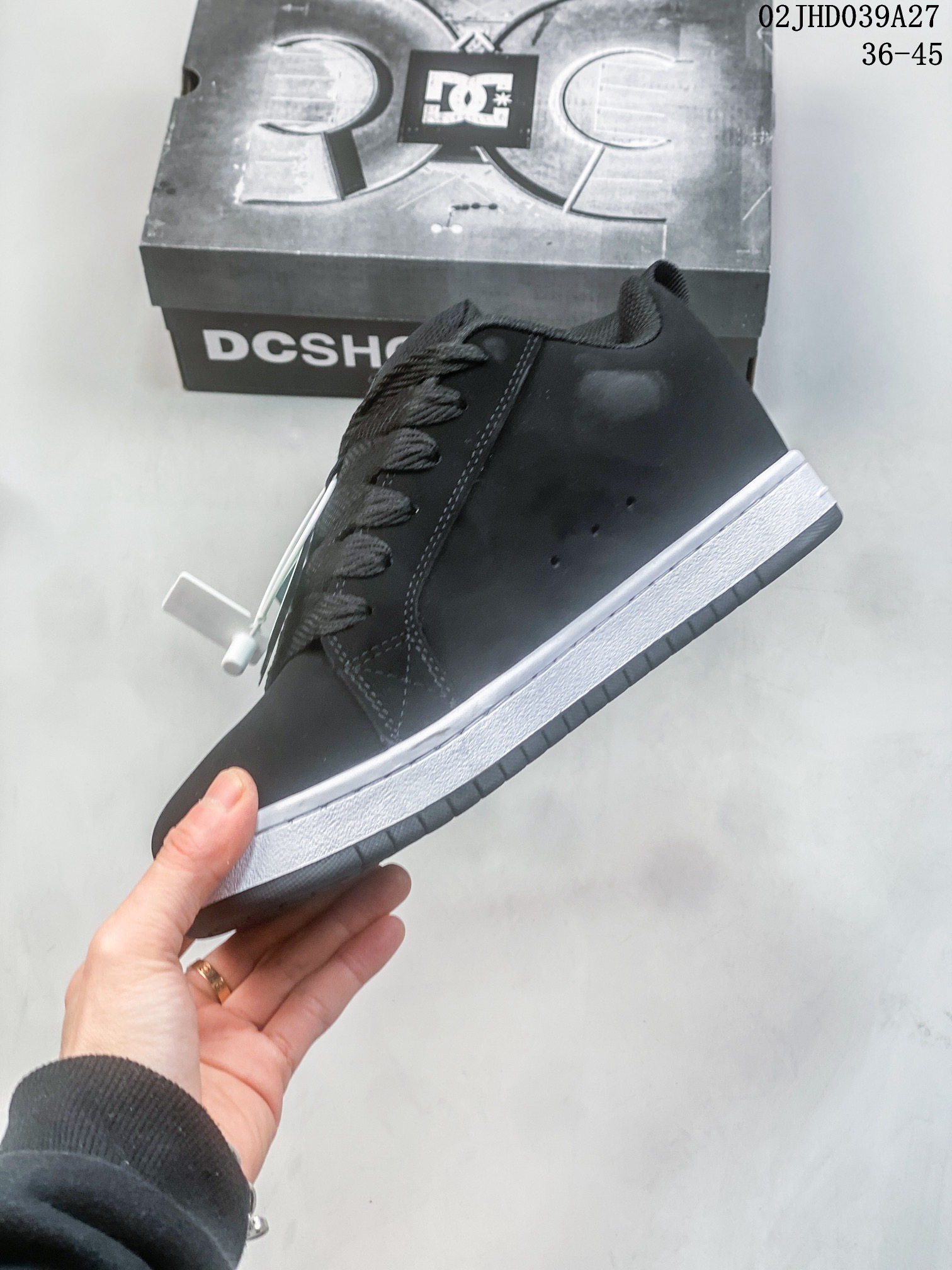 DC Shoes Low-Top Skate Sneakers Black/Grey