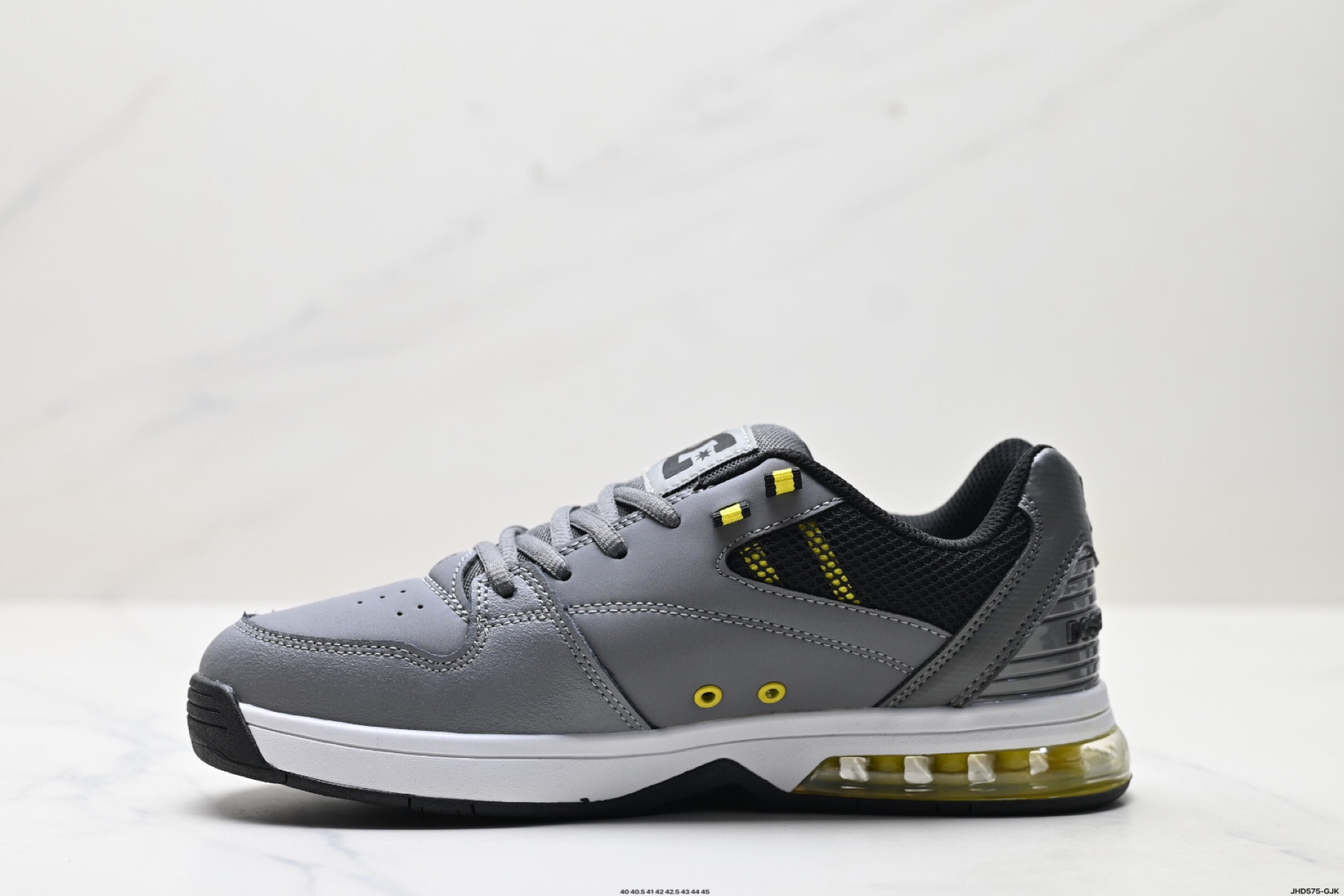 DC Shoes Versatile Air-Cushion Low-Top Sneakers Gray