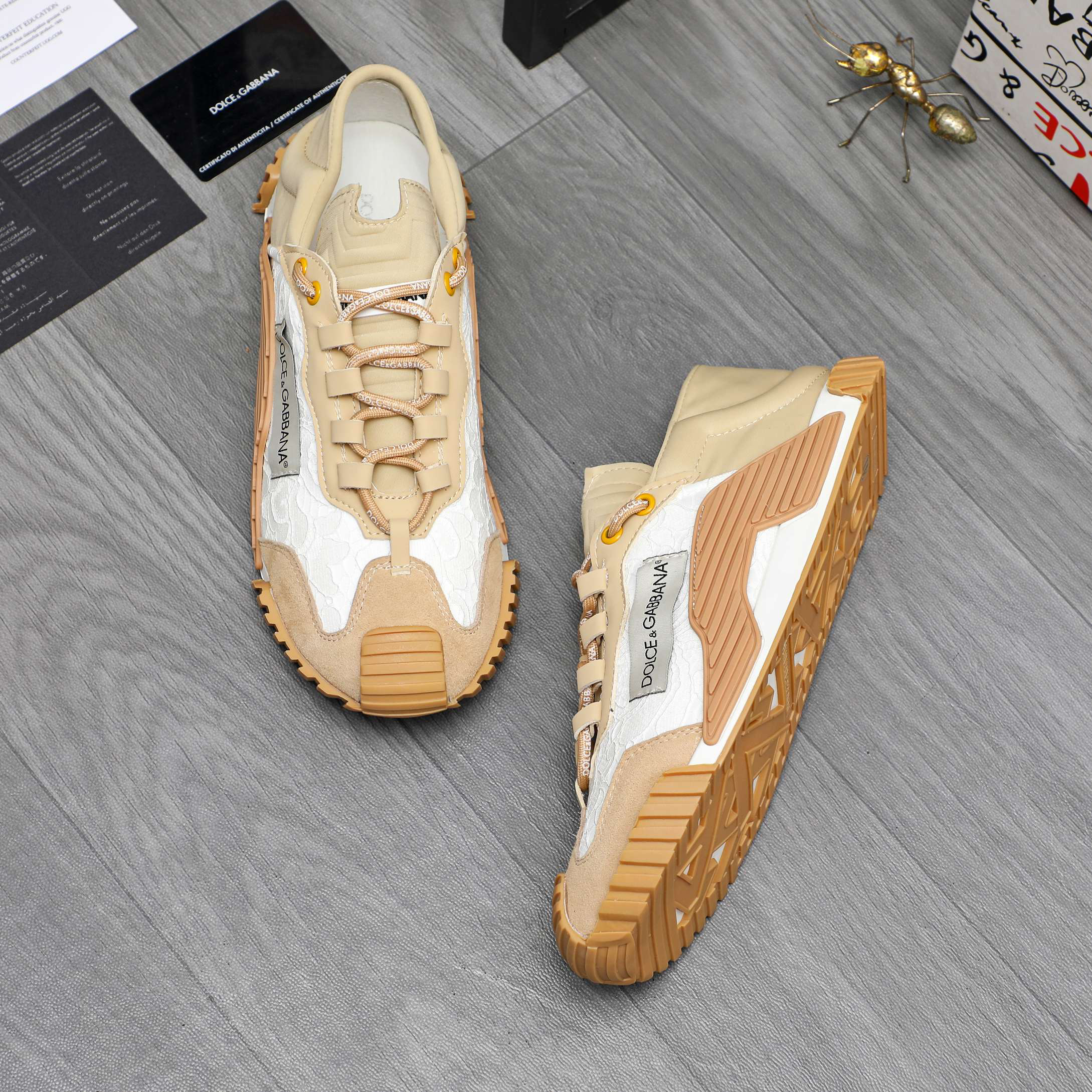 Dolce & Gabbana Lace Sneaker Beige