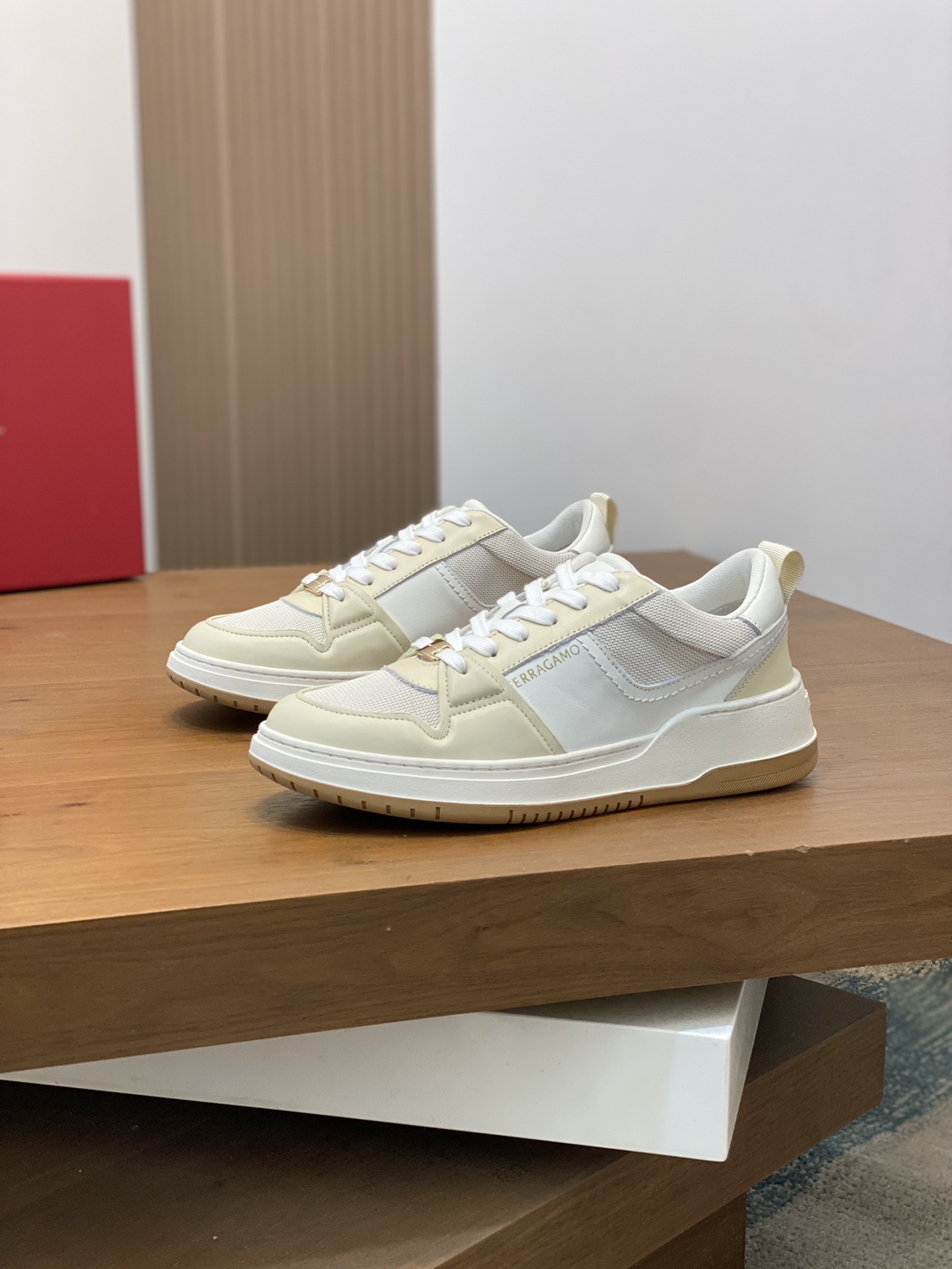 Ferragamo Nappa Leather Low-Top Sneakers White/Beige