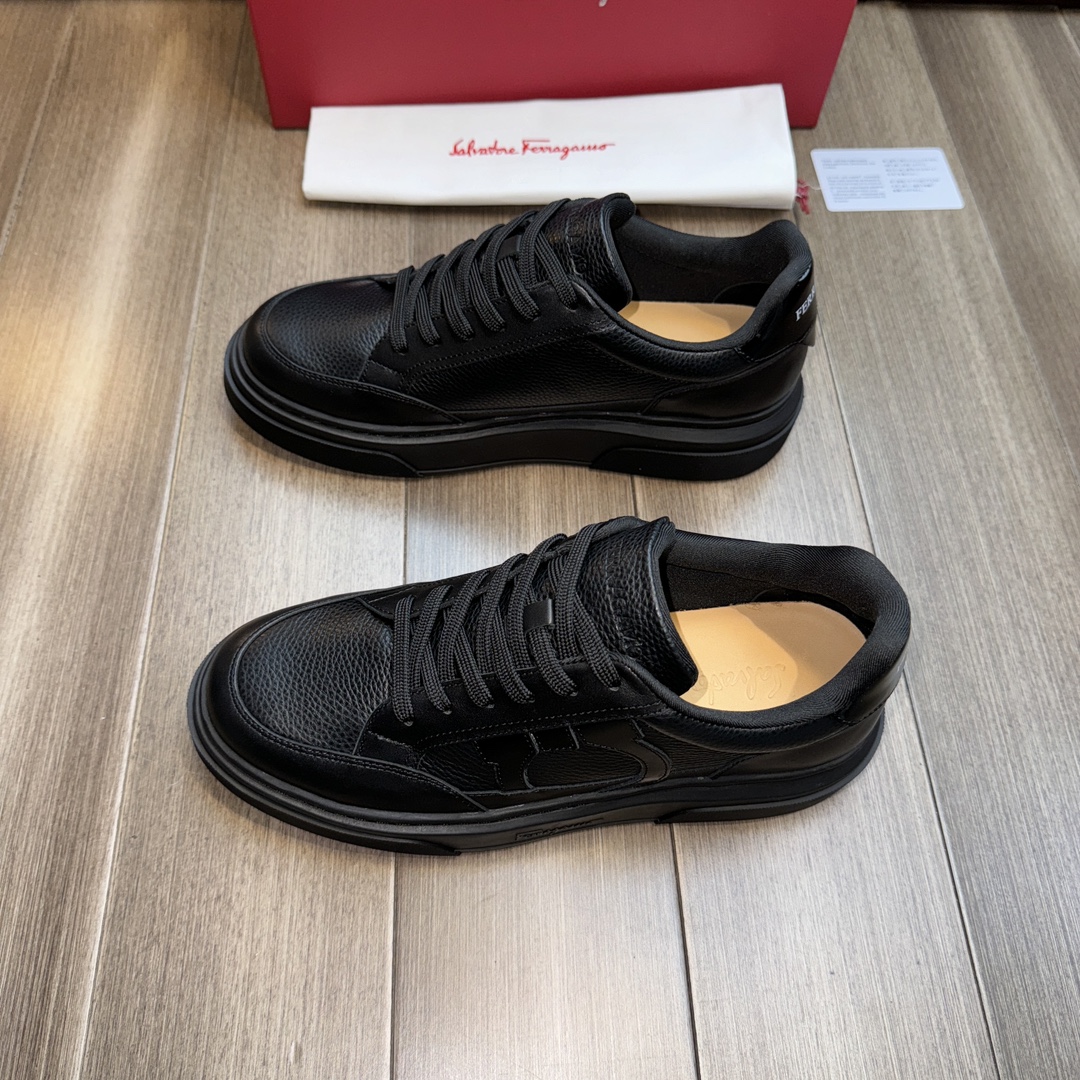 Ferragamo Logo Low-Top Sneakers Black